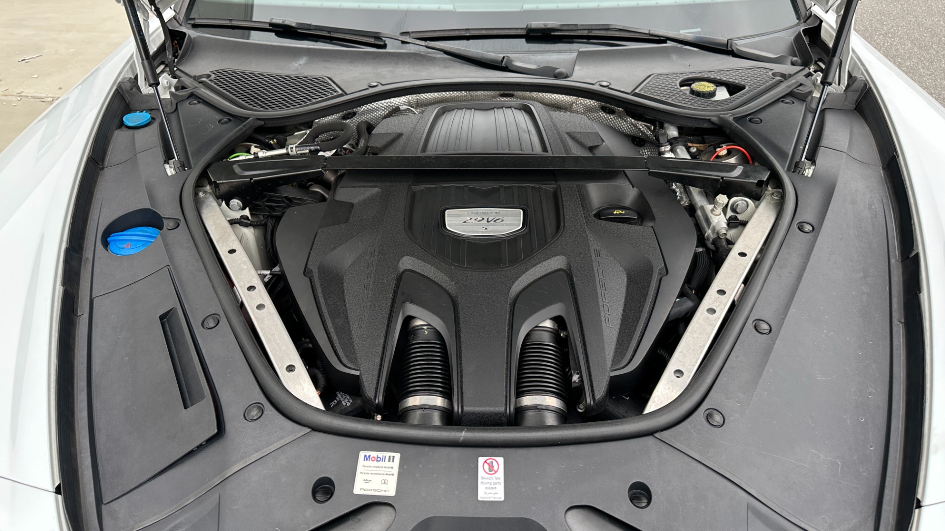 Used 2017 Porsche PANAMERA 4S / AWD / 2.9L TURBO / PREMIUM / SPORT CHRONO / BOSE / REARVIEW for sale $81,000 at Formula Imports in Charlotte NC 28227 11
