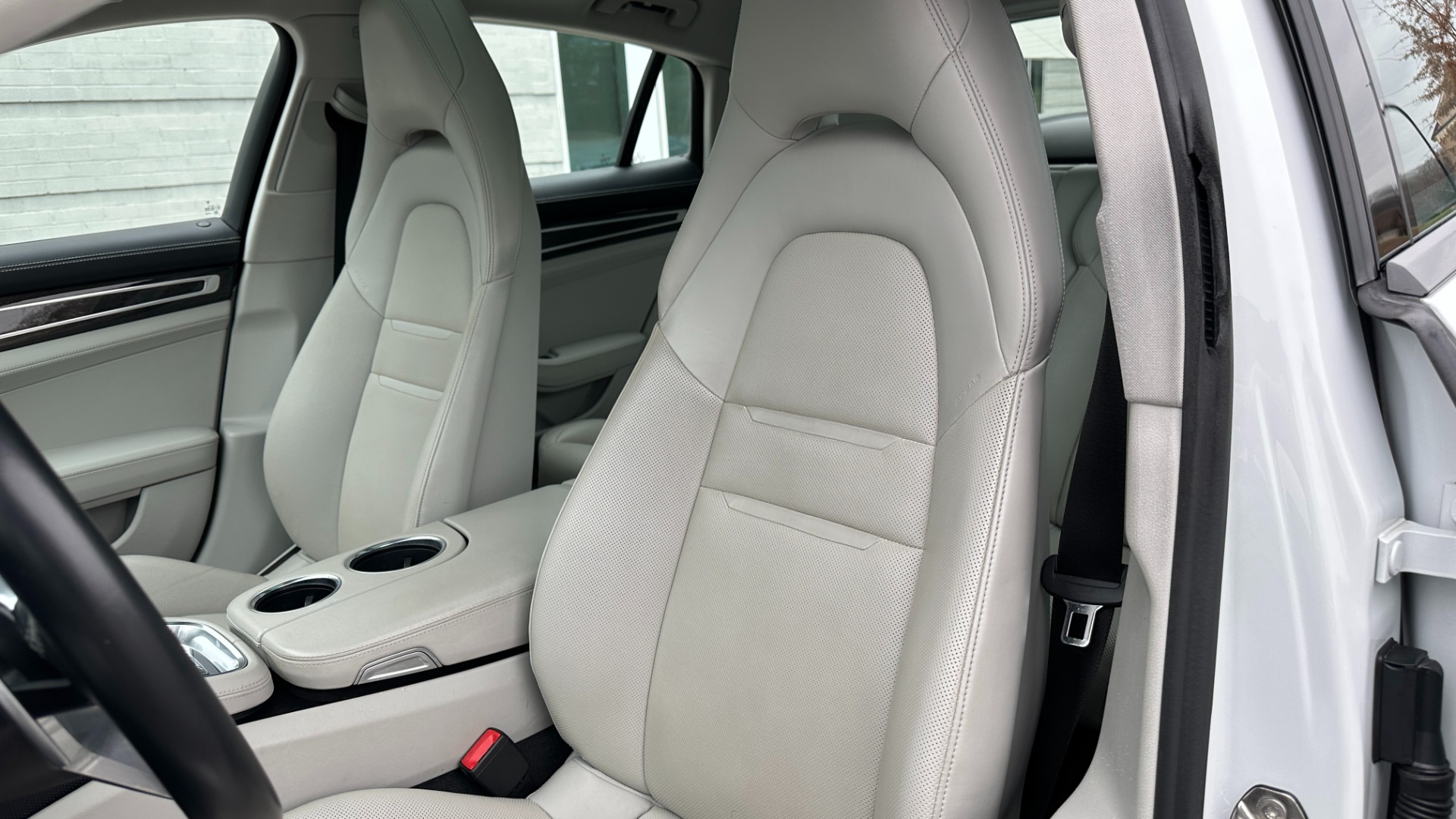 Used 2017 Porsche Panamera 4S / PREMIUM PLUS / AIR SUSPENSION / SPORT CHRONO / 21IN WHEELS for sale $74,000 at Formula Imports in Charlotte NC 28227 16