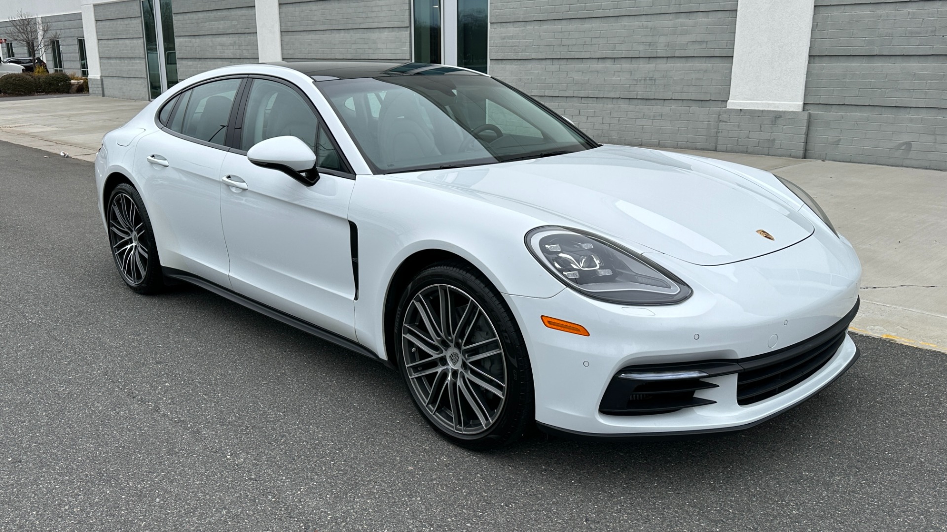 Used 2017 Porsche Panamera 4S / PREMIUM PLUS / AIR SUSPENSION / SPORT CHRONO / 21IN WHEELS for sale Sold at Formula Imports in Charlotte NC 28227 5