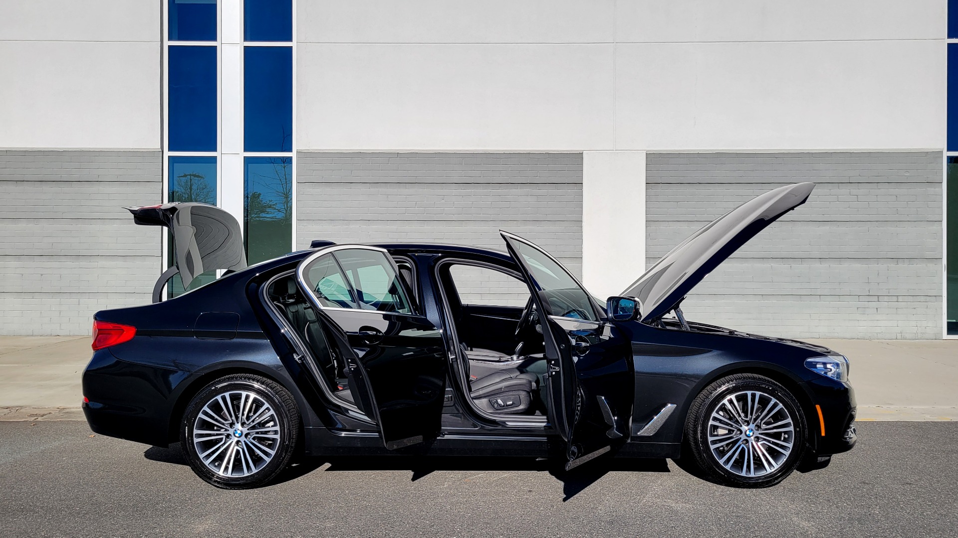 Used 2019 BMW 5 SERIES 530I XDRIVE CONVENIENCE PKG / NAV / SUNROOF / REARVIEW for sale Sold at Formula Imports in Charlotte NC 28227 10