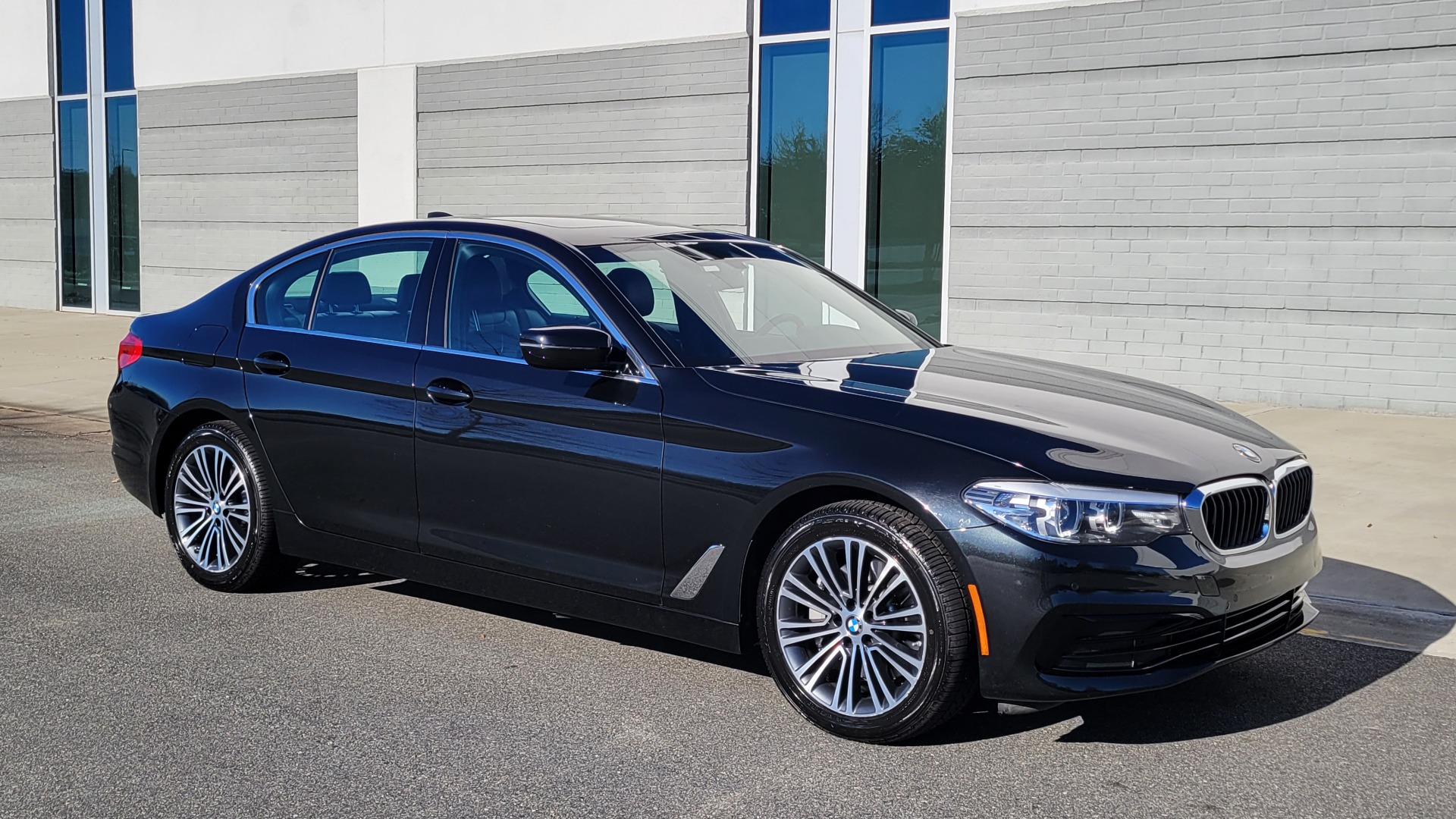 Used 2019 BMW 5 SERIES 530I XDRIVE CONVENIENCE PKG / NAV / SUNROOF / REARVIEW for sale $41,595 at Formula Imports in Charlotte NC 28227 5