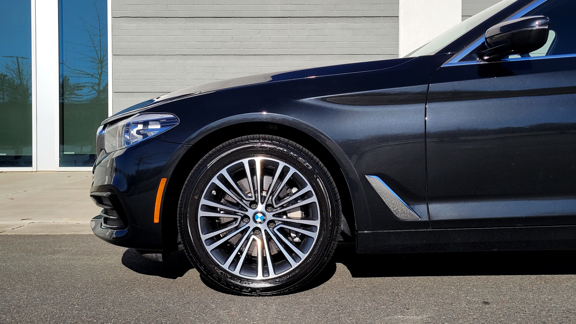 Used 2019 BMW 5 SERIES 530I XDRIVE CONVENIENCE PKG / NAV / SUNROOF / REARVIEW for sale $41,595 at Formula Imports in Charlotte NC 28227 76