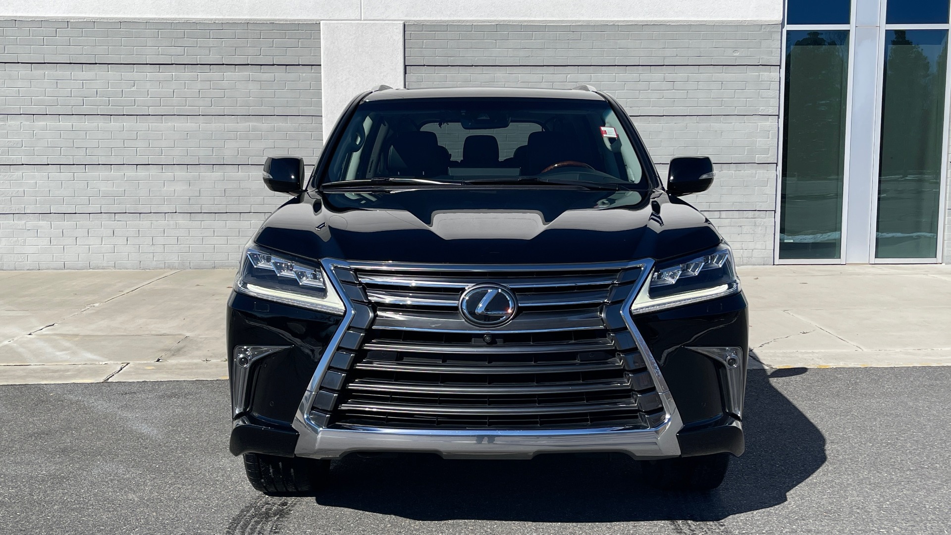 Used 2016 Lexus LX 570 4X4 / 5.7L / 5-DOOR SUV / LUX PKG / DVD ENT / COOL BOX / WIRELESS CHARGING for sale Sold at Formula Imports in Charlotte NC 28227 11