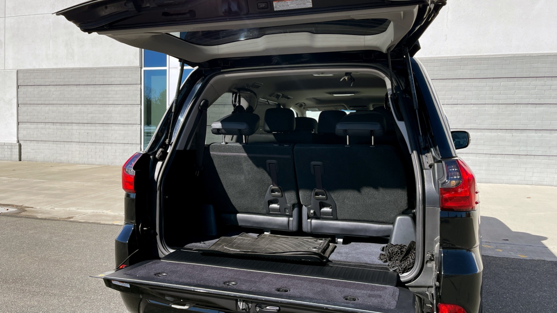 Trunk Lid Kit | LEXUS LX570 2016 Trunk Lid Kit | LEXUS LX570 2016