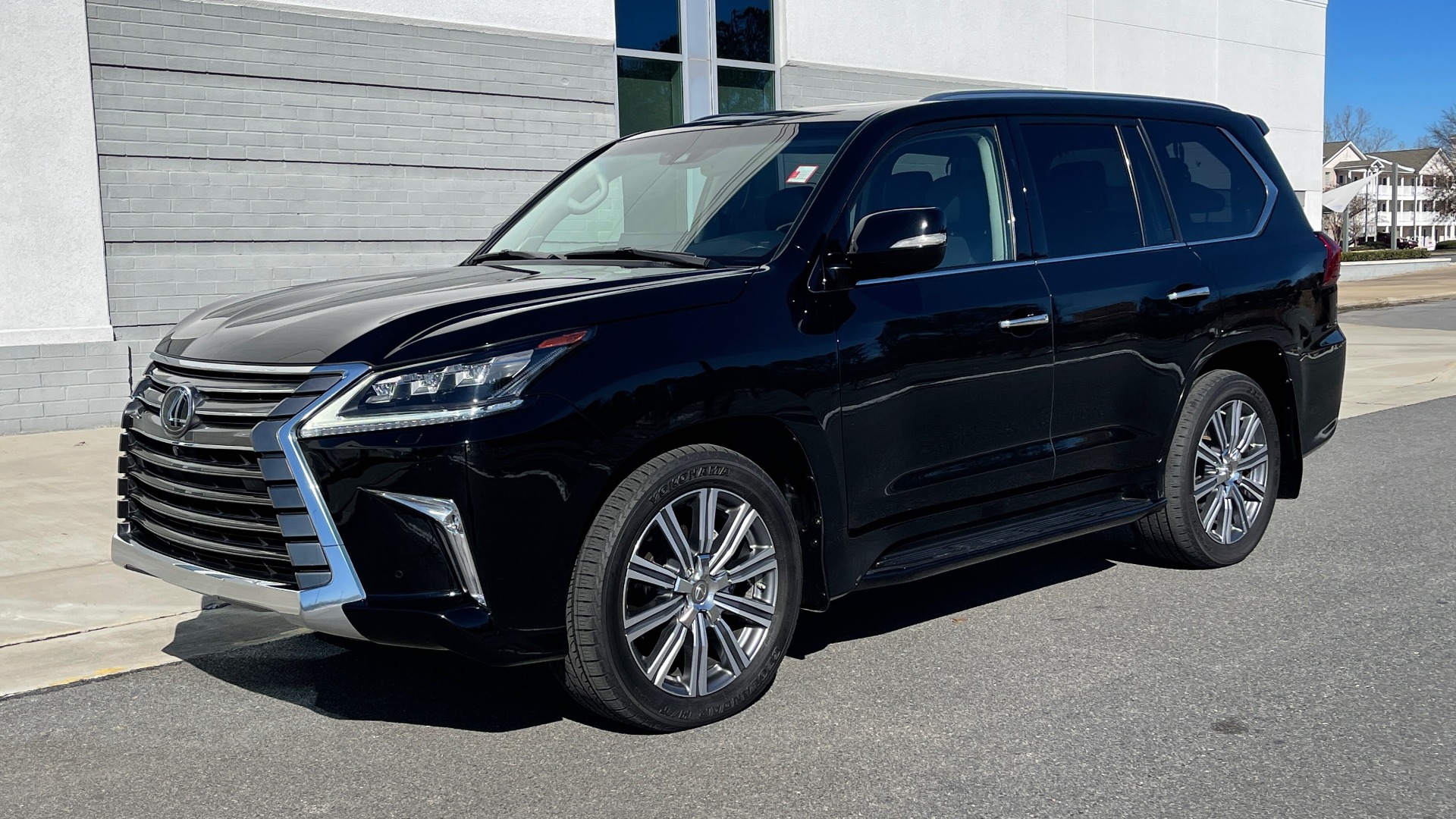 Used 2016 Lexus LX 570 4X4 / 5.7L / 5-DOOR SUV / LUX PKG / DVD ENT / COOL BOX / WIRELESS CHARGING for sale Sold at Formula Imports in Charlotte NC 28227 2