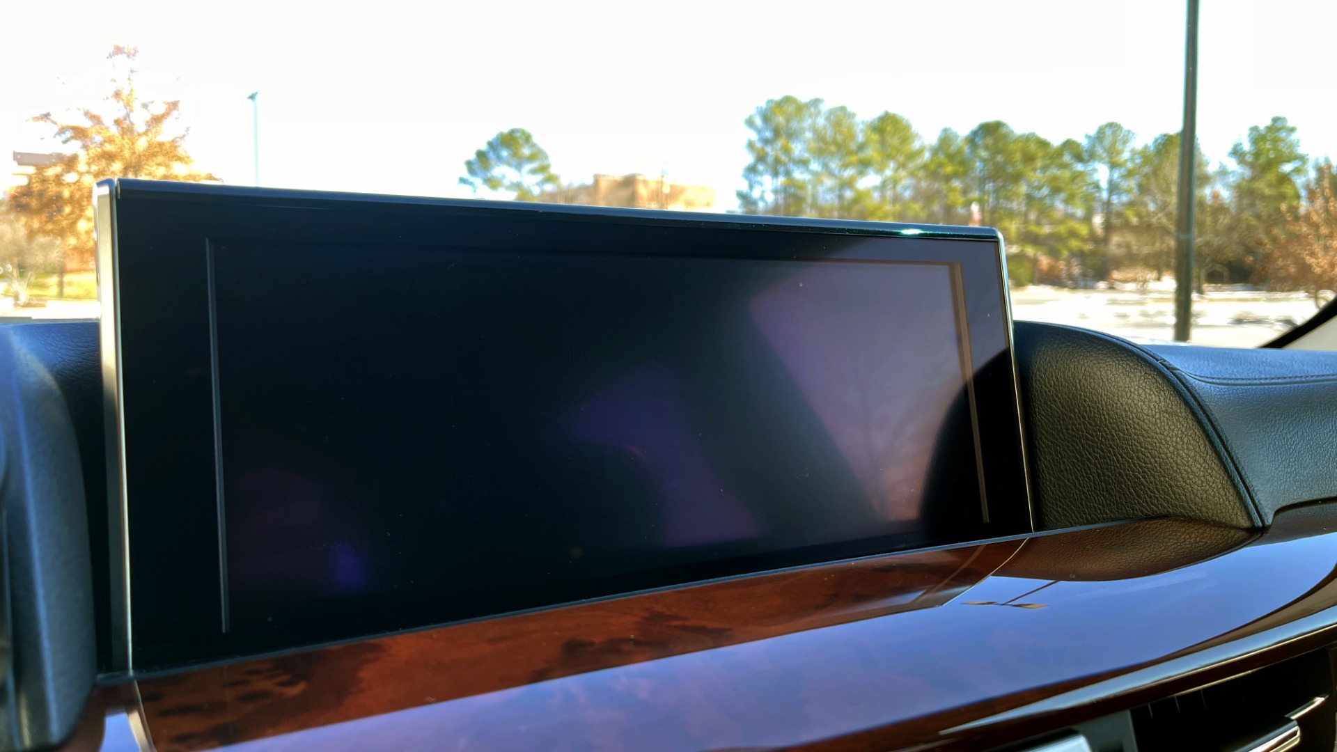 Used 2016 Lexus LX 570 4X4 / 5.7L / 5-DOOR SUV / LUX PKG / DVD ENT / COOL BOX / WIRELESS CHARGING for sale Sold at Formula Imports in Charlotte NC 28227 36
