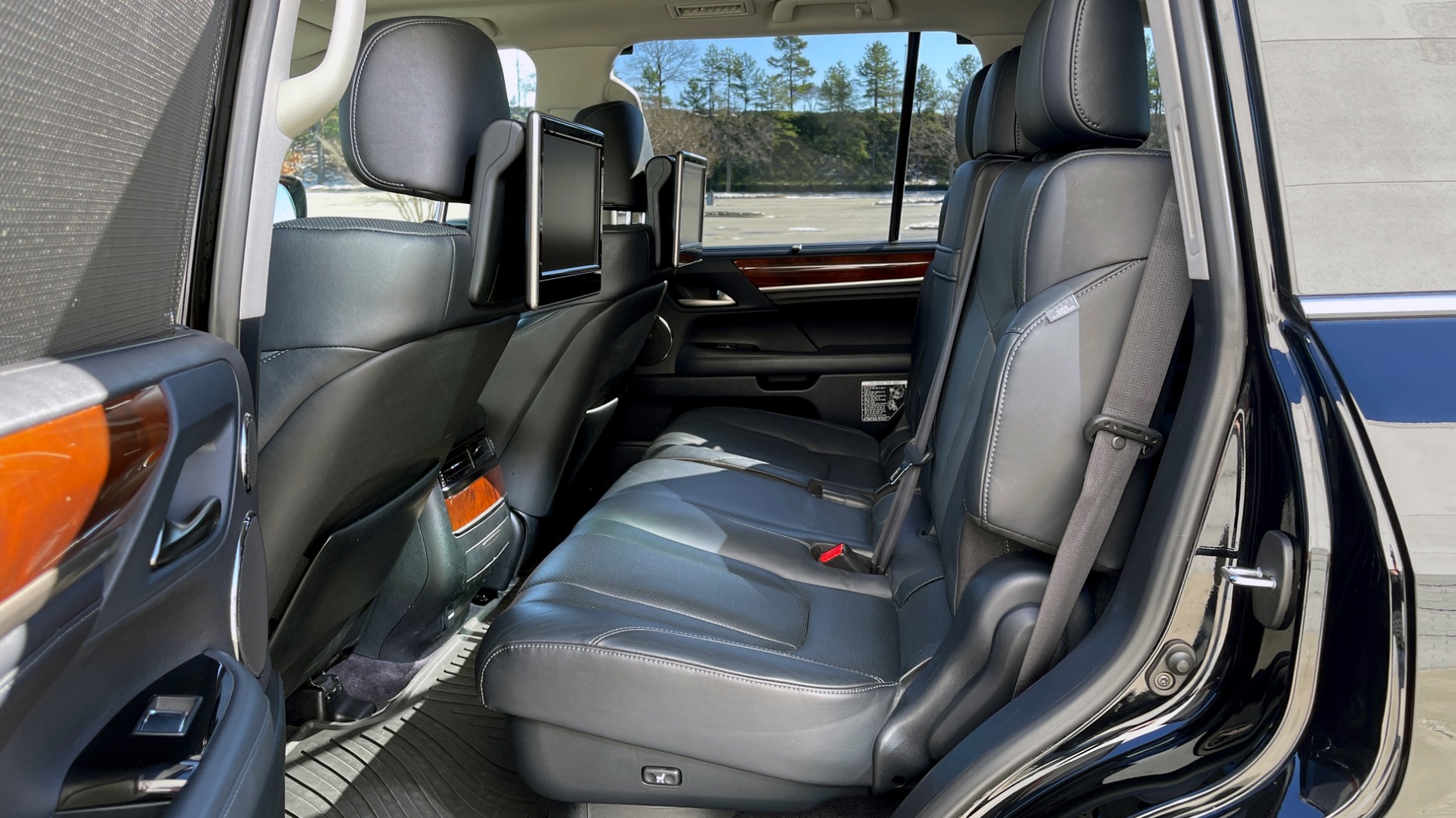 Used 2016 Lexus LX 570 4X4 / 5.7L / 5-DOOR SUV / LUX PKG / DVD ENT / COOL BOX / WIRELESS CHARGING for sale Sold at Formula Imports in Charlotte NC 28227 48