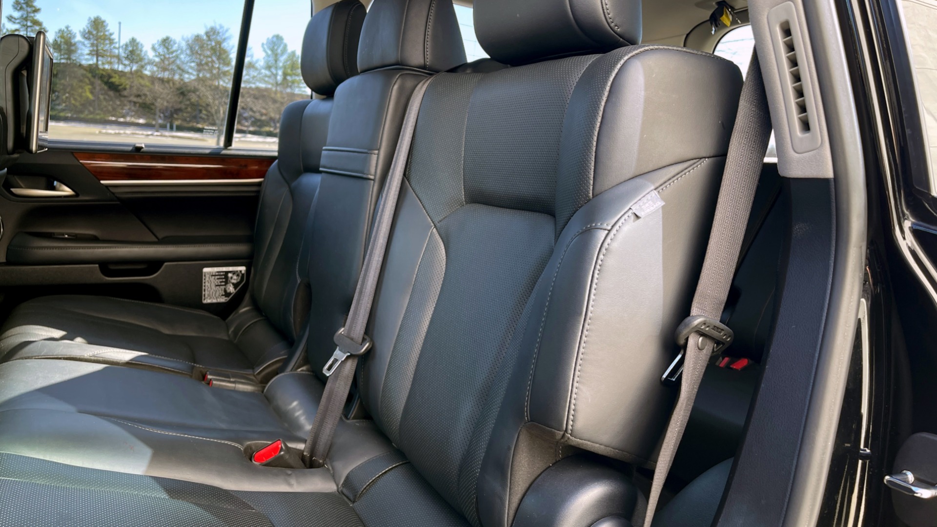 Used 2016 Lexus LX 570 4X4 / 5.7L / 5-DOOR SUV / LUX PKG / DVD ENT / COOL BOX / WIRELESS CHARGING for sale Sold at Formula Imports in Charlotte NC 28227 49