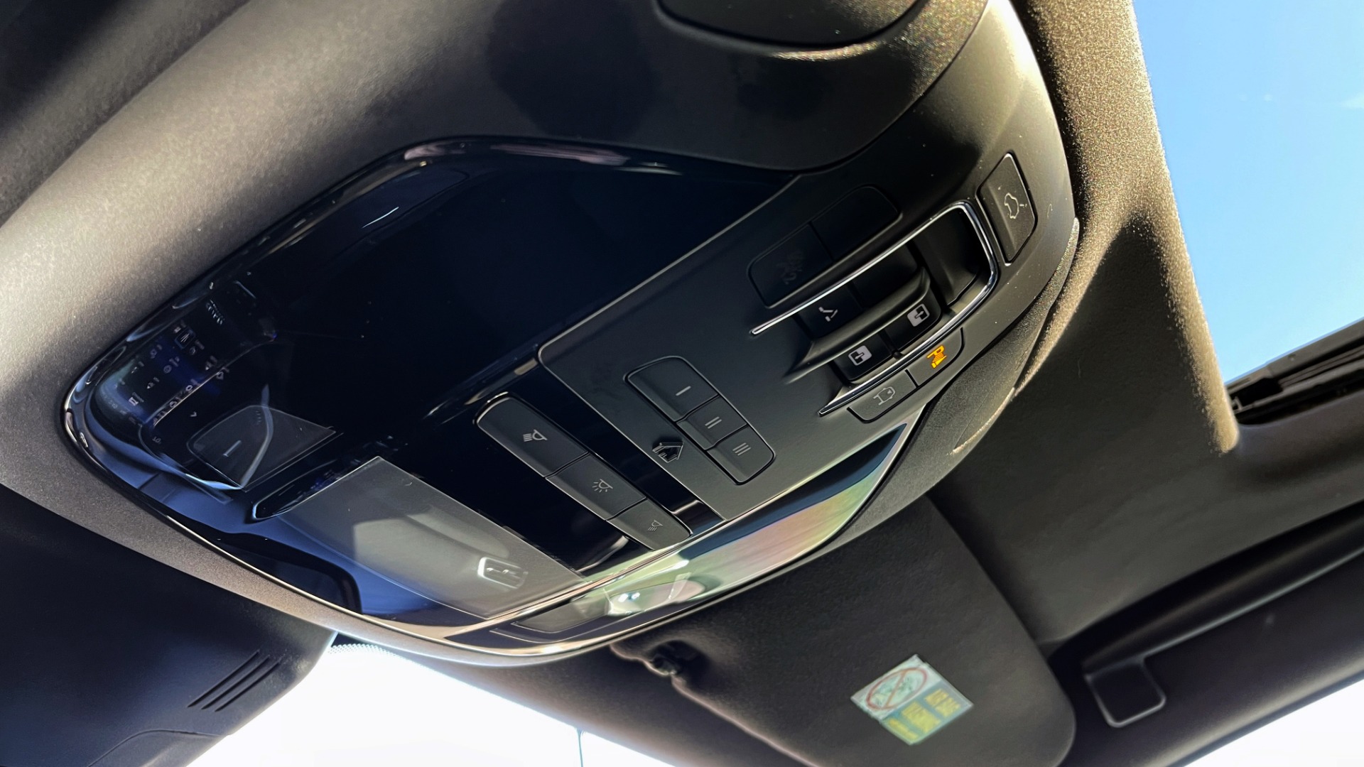 Used 2018 Maserati GHIBLI S Q4 3.0L SEDAN / AWD / NAV / SUNROOF / APPLE / HTD STS / REARVIEW for sale Sold at Formula Imports in Charlotte NC 28227 46