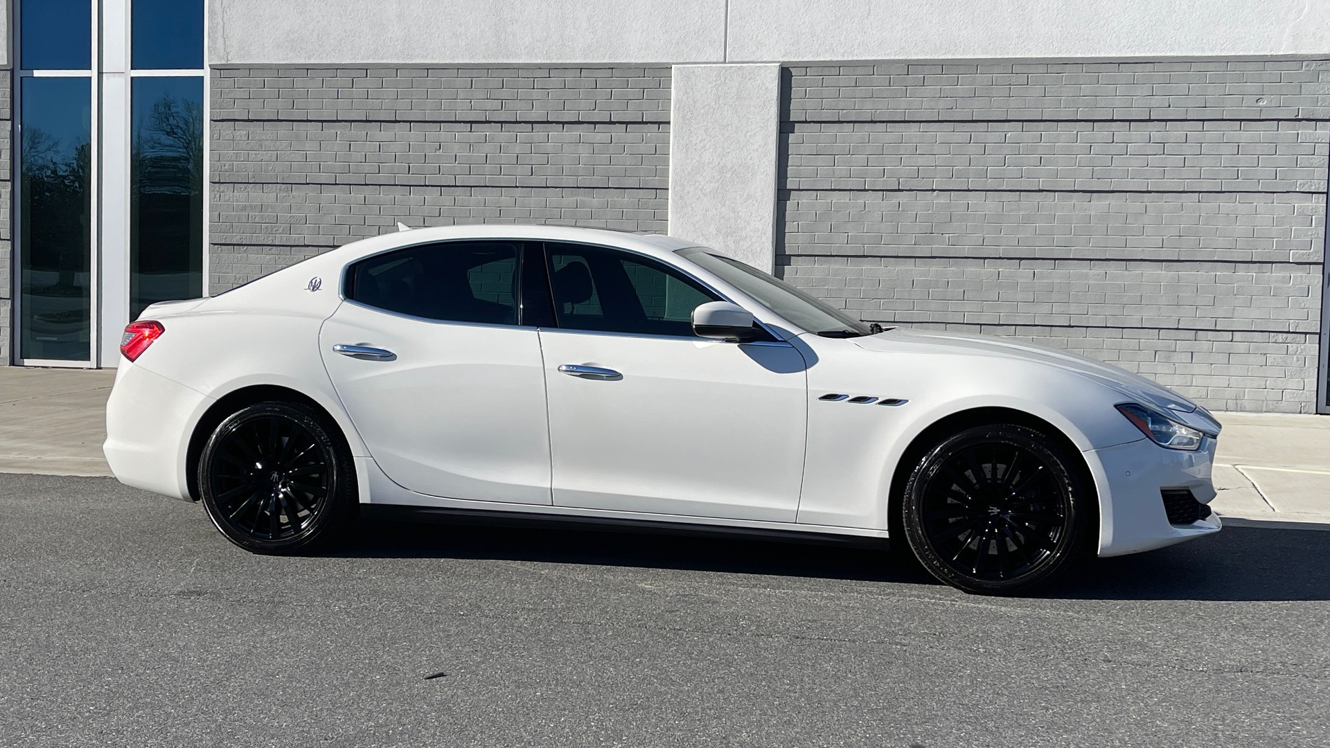 Used 2018 Maserati GHIBLI S Q4 3.0L SEDAN / AWD / NAV / SUNROOF / APPLE / HTD STS / REARVIEW for sale Sold at Formula Imports in Charlotte NC 28227 7