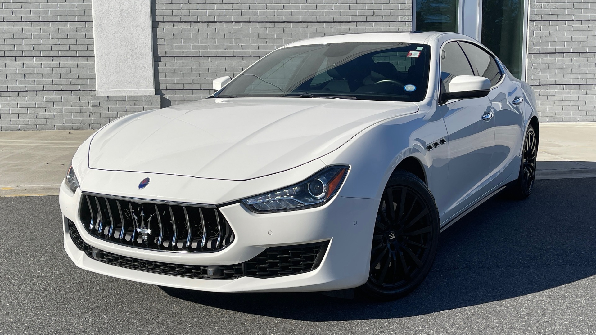 Used 2018 Maserati GHIBLI S Q4 3.0L SEDAN / AWD / NAV / SUNROOF / APPLE / HTD STS / REARVIEW for sale Sold at Formula Imports in Charlotte NC 28227 1