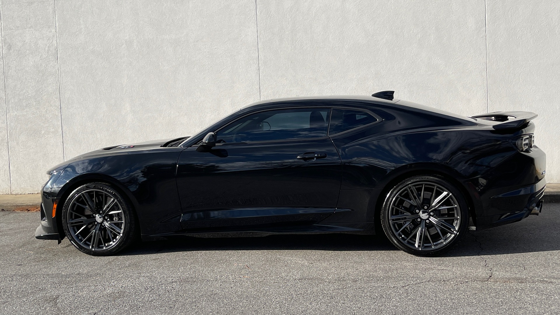 Used 2019 Chevrolet Camaro ZL1 650HP COUPE / 10-SPD AUTO / SUNROOF / BOSE / DATA RECORDER for sale Sold at Formula Imports in Charlotte NC 28227 3