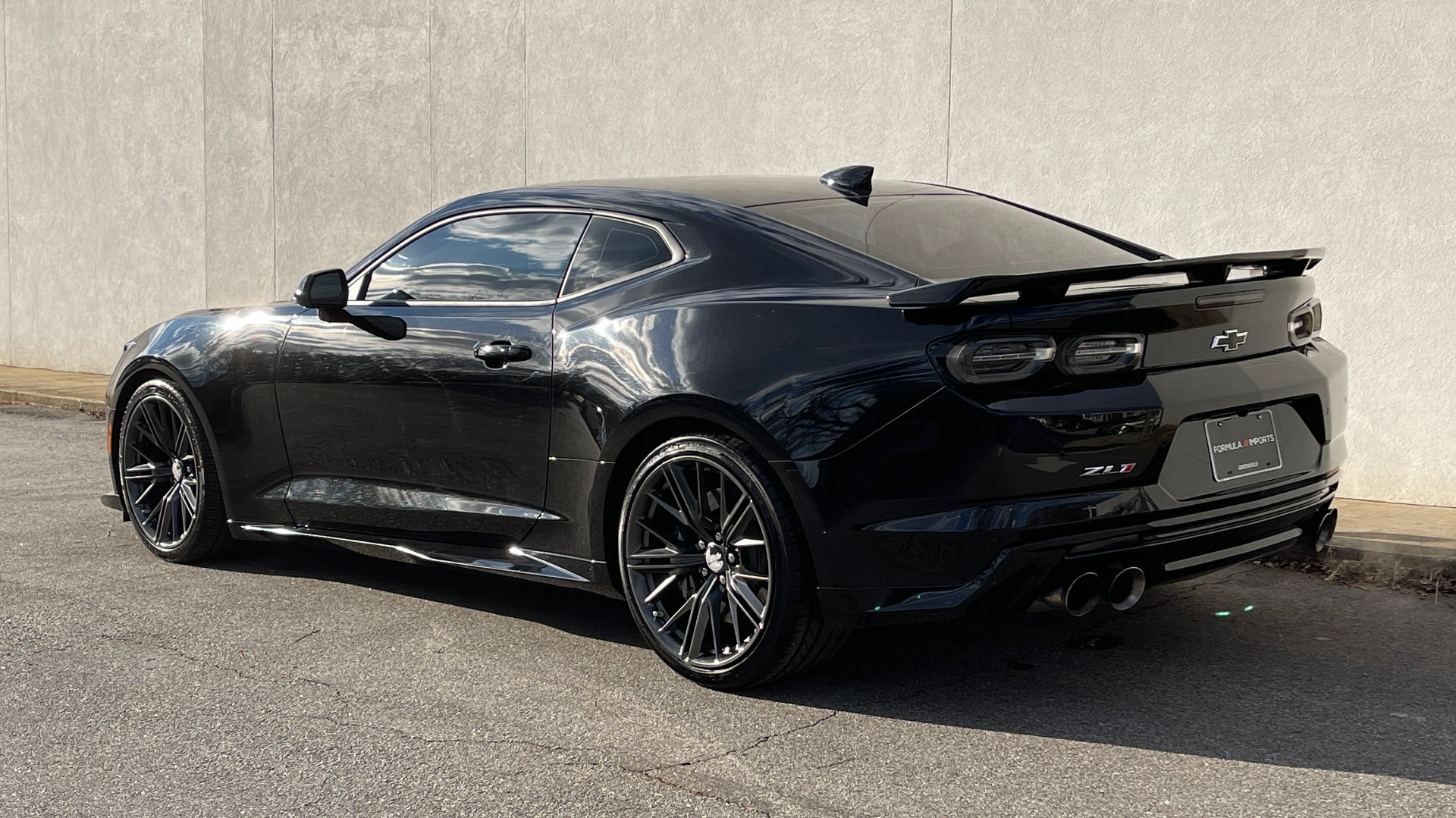 Used 2019 Chevrolet Camaro ZL1 650HP COUPE / 10-SPD AUTO / SUNROOF / BOSE / DATA RECORDER for sale Sold at Formula Imports in Charlotte NC 28227 4