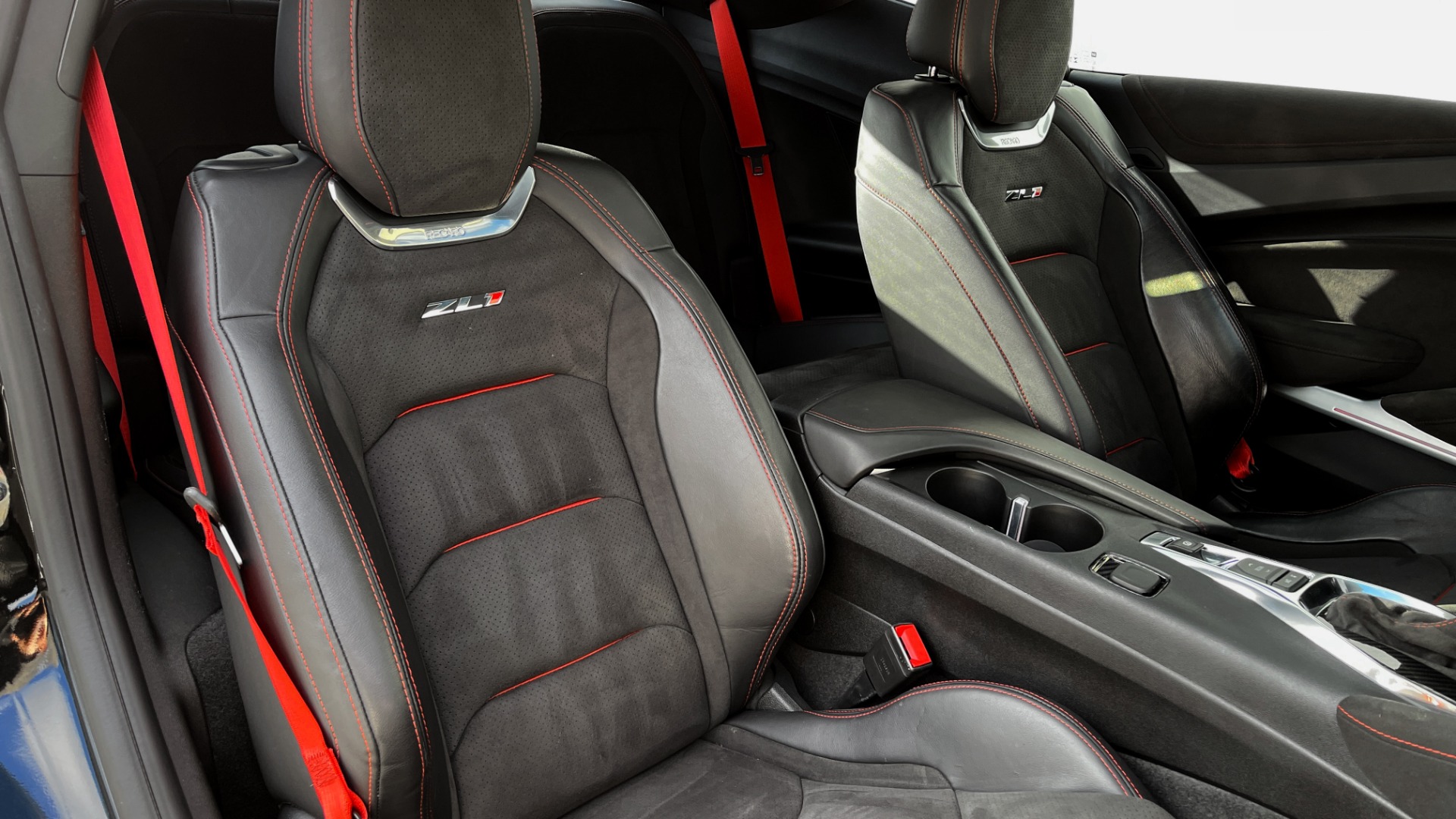 Used 2019 Chevrolet Camaro ZL1 650HP COUPE / 10-SPD AUTO / SUNROOF / BOSE / DATA RECORDER for sale Sold at Formula Imports in Charlotte NC 28227 60