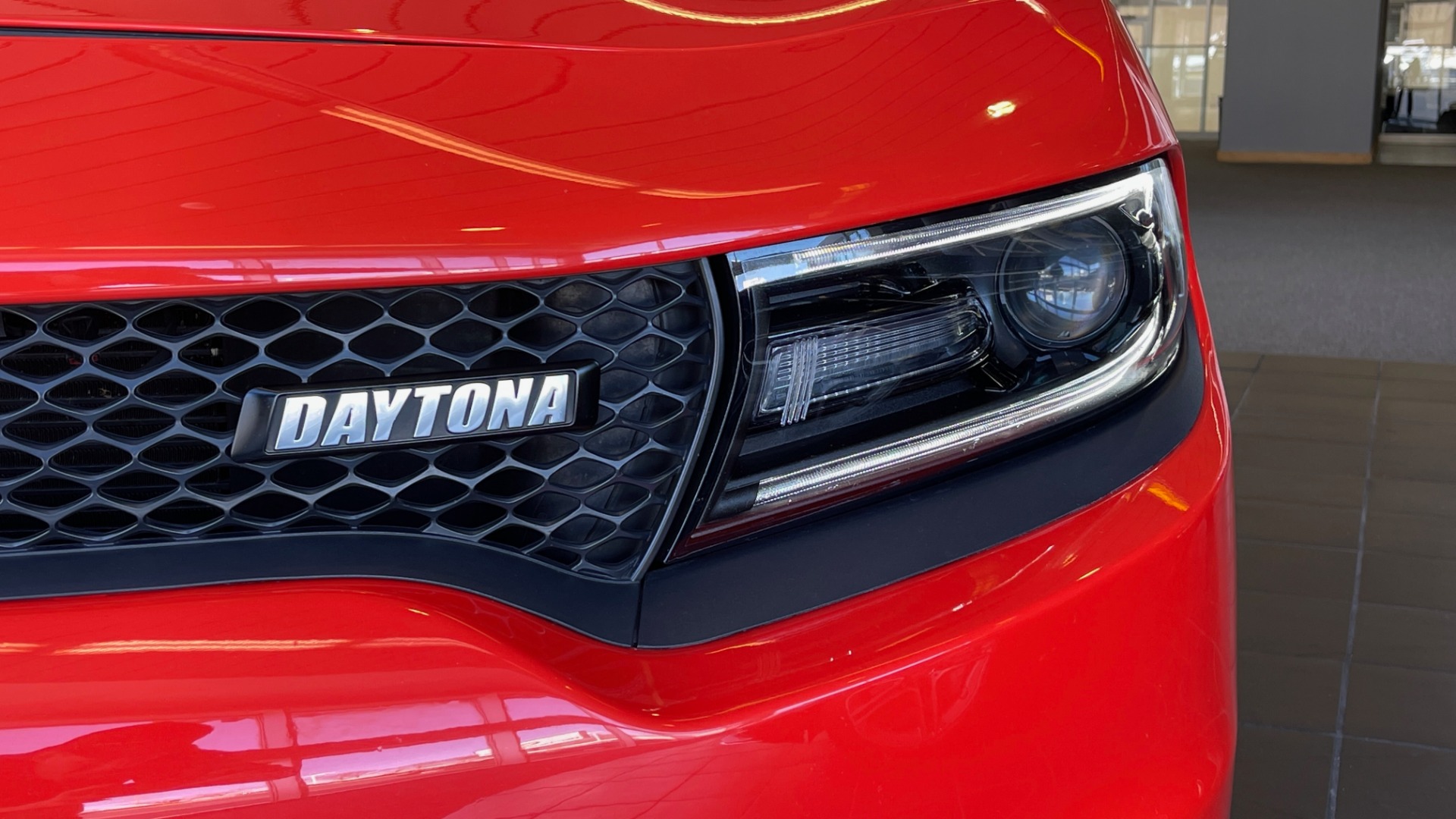 Used 2018 Dodge CHARGER DAYTONA 392 SEDAN / 6.4L HEMI / 8-SPD AUTO / TECH PKG / H/K SND / REARVIEW for sale Sold at Formula Imports in Charlotte NC 28227 15