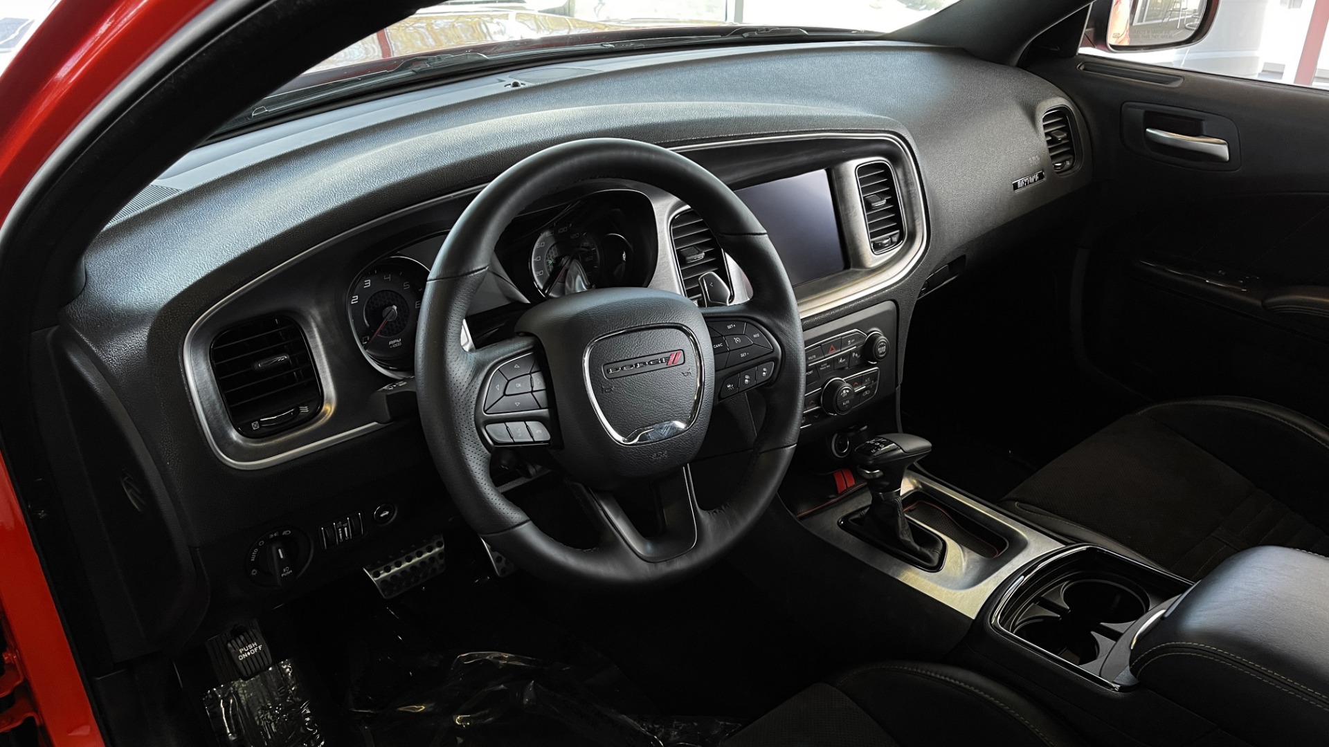 Used 2018 Dodge CHARGER DAYTONA 392 SEDAN / 6.4L HEMI / 8-SPD AUTO / TECH PKG / H/K SND / REARVIEW for sale Sold at Formula Imports in Charlotte NC 28227 26
