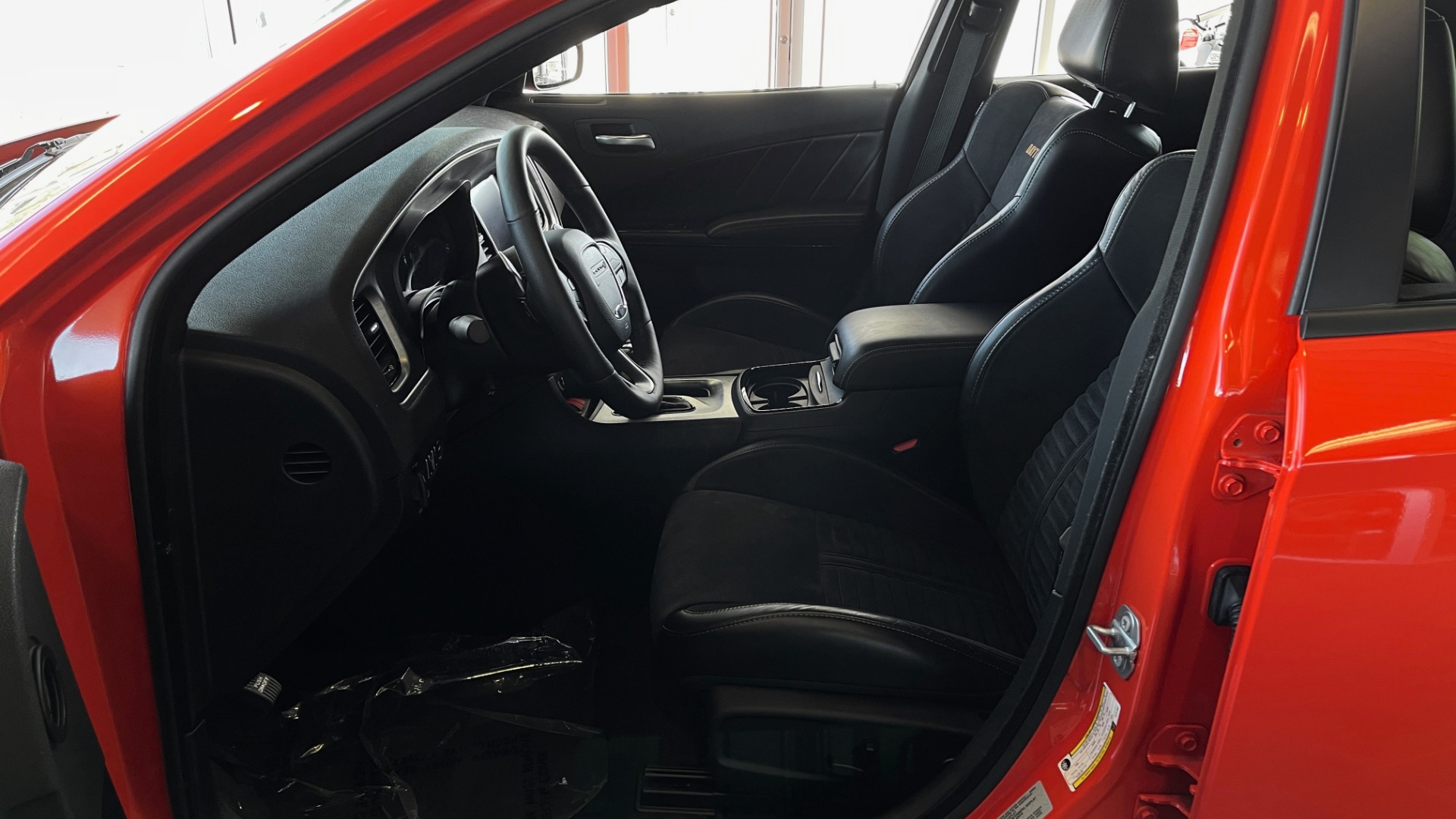 Used 2018 Dodge CHARGER DAYTONA 392 SEDAN / 6.4L HEMI / 8-SPD AUTO / TECH PKG / H/K SND / REARVIEW for sale Sold at Formula Imports in Charlotte NC 28227 27