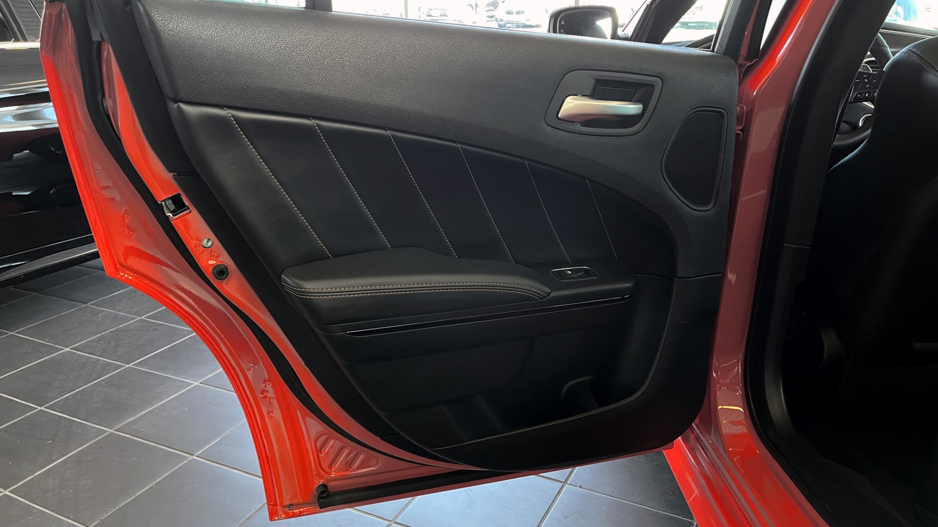 Used 2018 Dodge CHARGER DAYTONA 392 SEDAN / 6.4L HEMI / 8-SPD AUTO / TECH PKG / H/K SND / REARVIEW for sale Sold at Formula Imports in Charlotte NC 28227 43