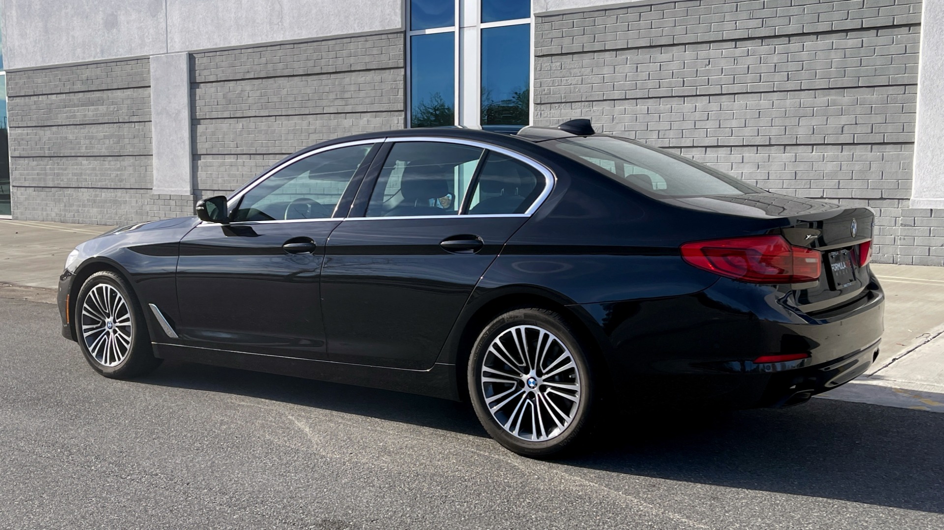 Used 2019 BMW 5 SERIES 540I XDRIVE PREMIUM / NAV / SUNROOF / DRVR ASST PLUS / CONV PKG / HUD for sale Sold at Formula Imports in Charlotte NC 28227 3