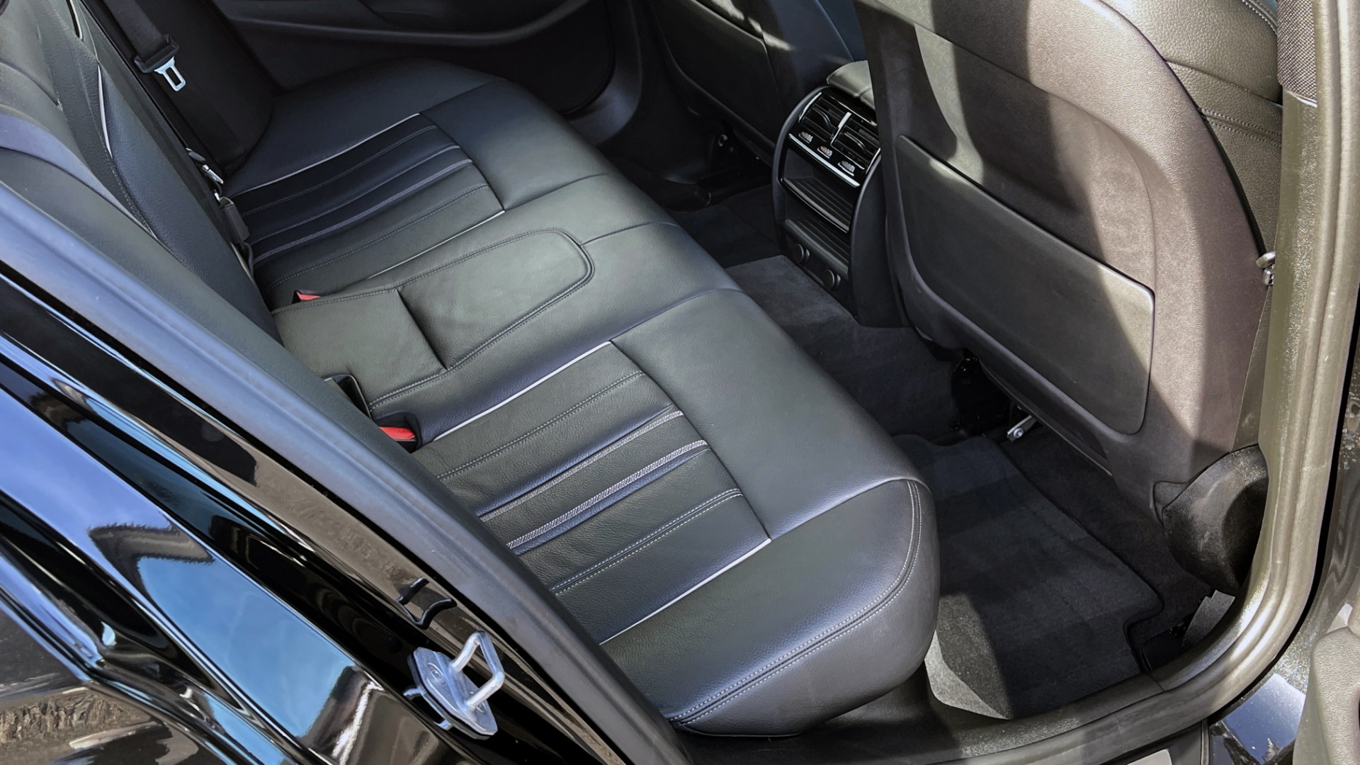 Used 2019 BMW 5 SERIES 540I XDRIVE PREMIUM / NAV / SUNROOF / DRVR ASST PLUS / CONV PKG / HUD for sale Sold at Formula Imports in Charlotte NC 28227 52