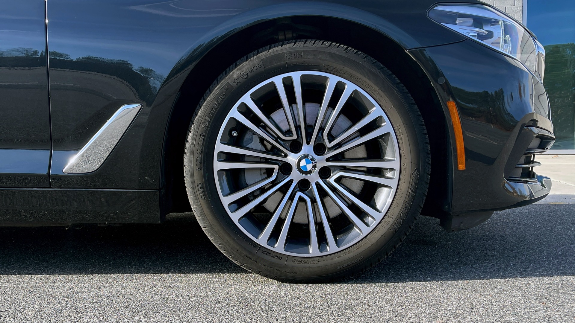 Used 2019 BMW 5 SERIES 540I XDRIVE PREMIUM / NAV / SUNROOF / DRVR ASST PLUS / CONV PKG / HUD for sale Sold at Formula Imports in Charlotte NC 28227 62