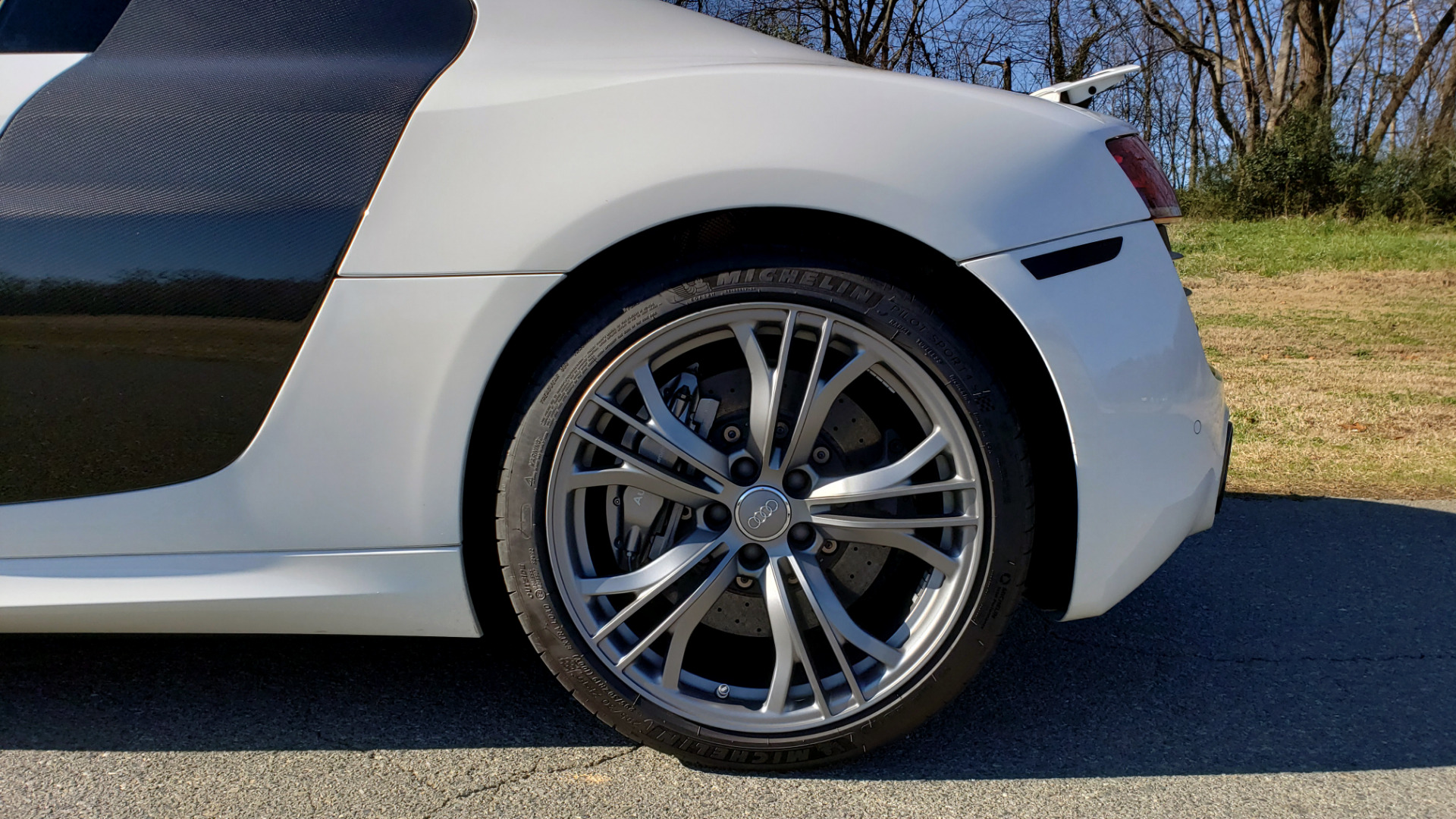 Used 2015 Audi R8 V10 PLUS / S-TRONIC / B&O SOUND / SPORT EXH / REARVIEW for sale Sold at Formula Imports in Charlotte NC 28227 11