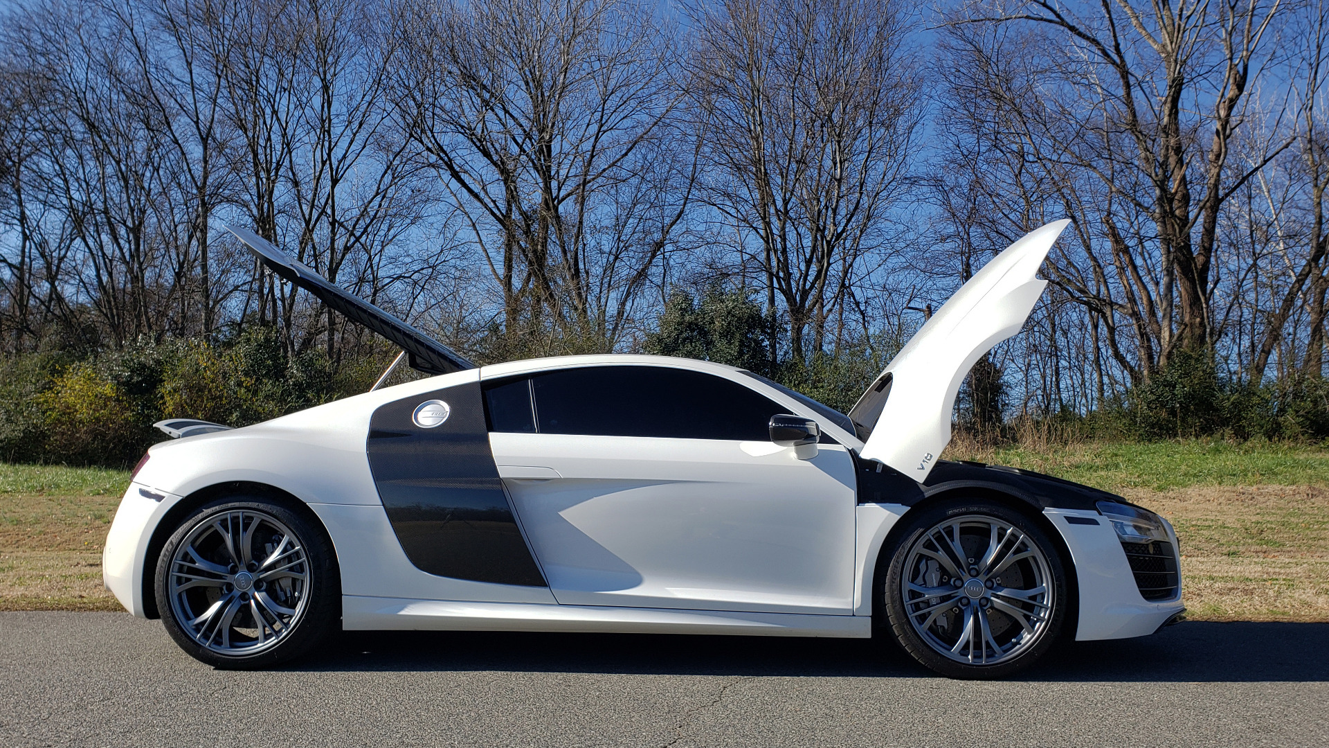 Used 2015 Audi R8 V10 PLUS / S-TRONIC / B&O SOUND / SPORT EXH / REARVIEW for sale Sold at Formula Imports in Charlotte NC 28227 21