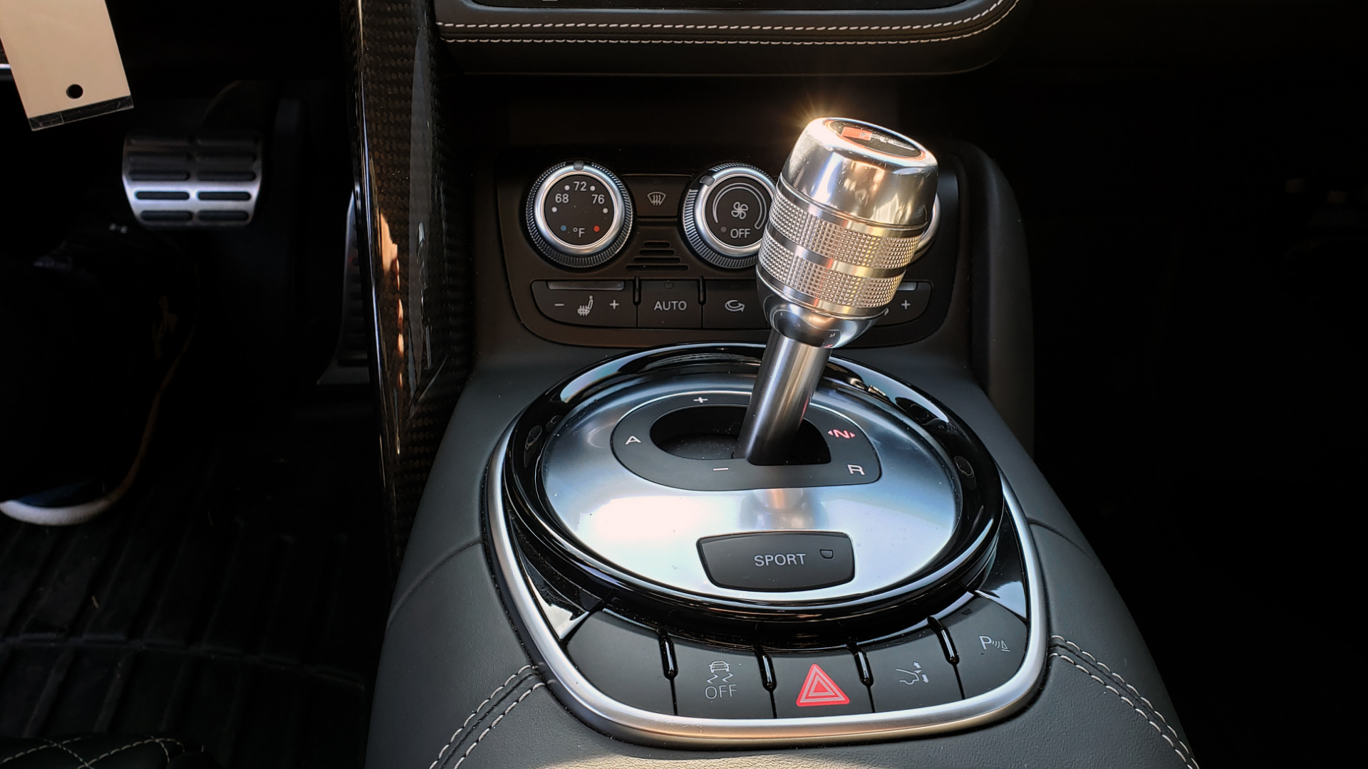 Used 2015 Audi R8 V10 PLUS / S-TRONIC / B&O SOUND / SPORT EXH / REARVIEW for sale Sold at Formula Imports in Charlotte NC 28227 27