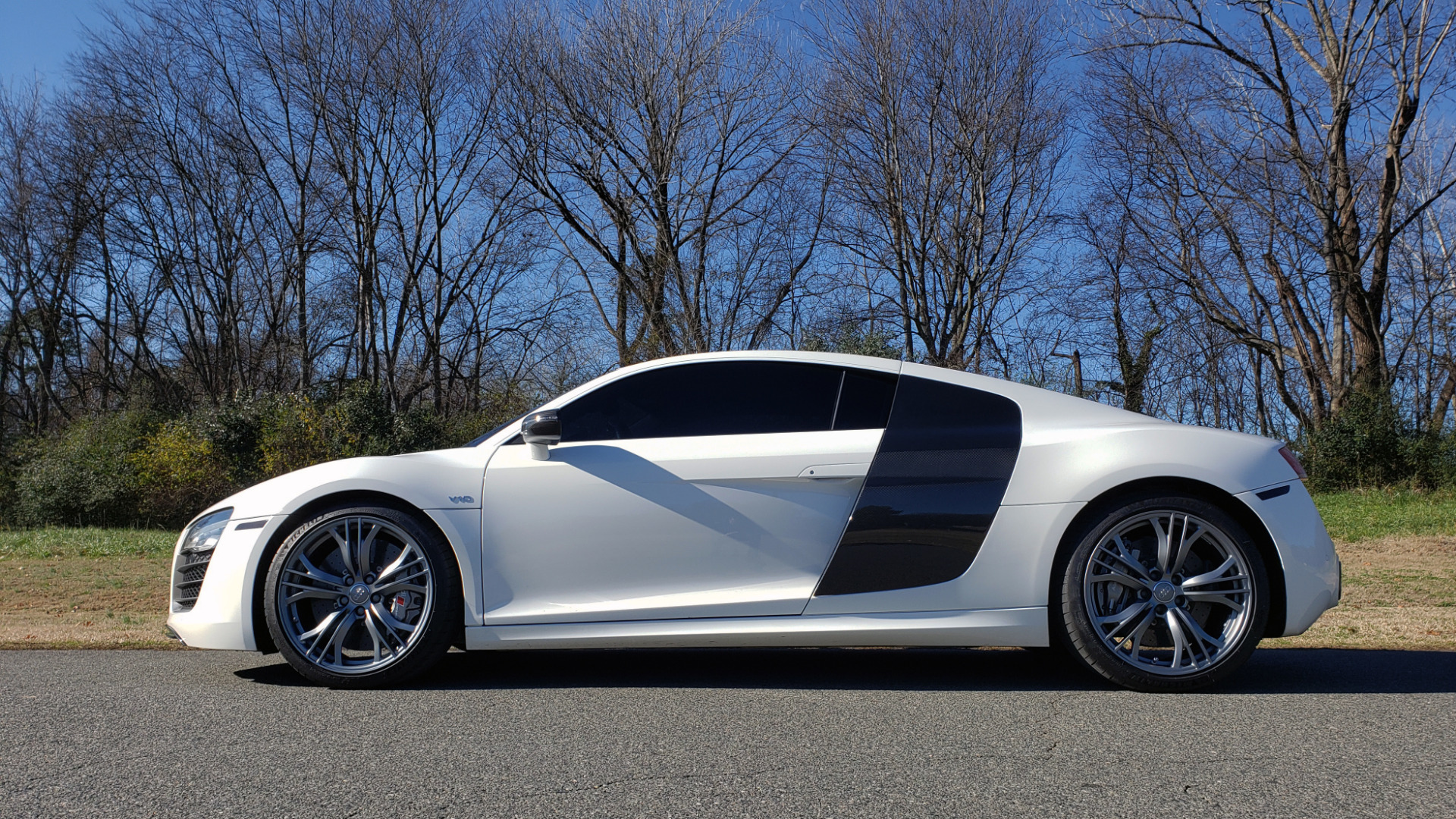 Used 2015 Audi R8 V10 PLUS / S-TRONIC / B&O SOUND / SPORT EXH / REARVIEW for sale Sold at Formula Imports in Charlotte NC 28227 3