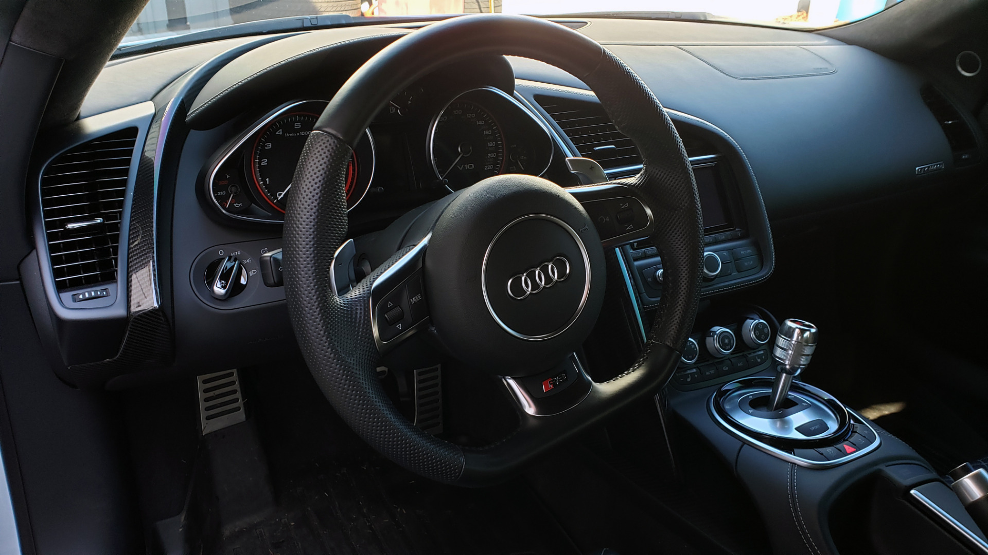 Used 2015 Audi R8 V10 PLUS / S-TRONIC / B&O SOUND / SPORT EXH / REARVIEW for sale Sold at Formula Imports in Charlotte NC 28227 55