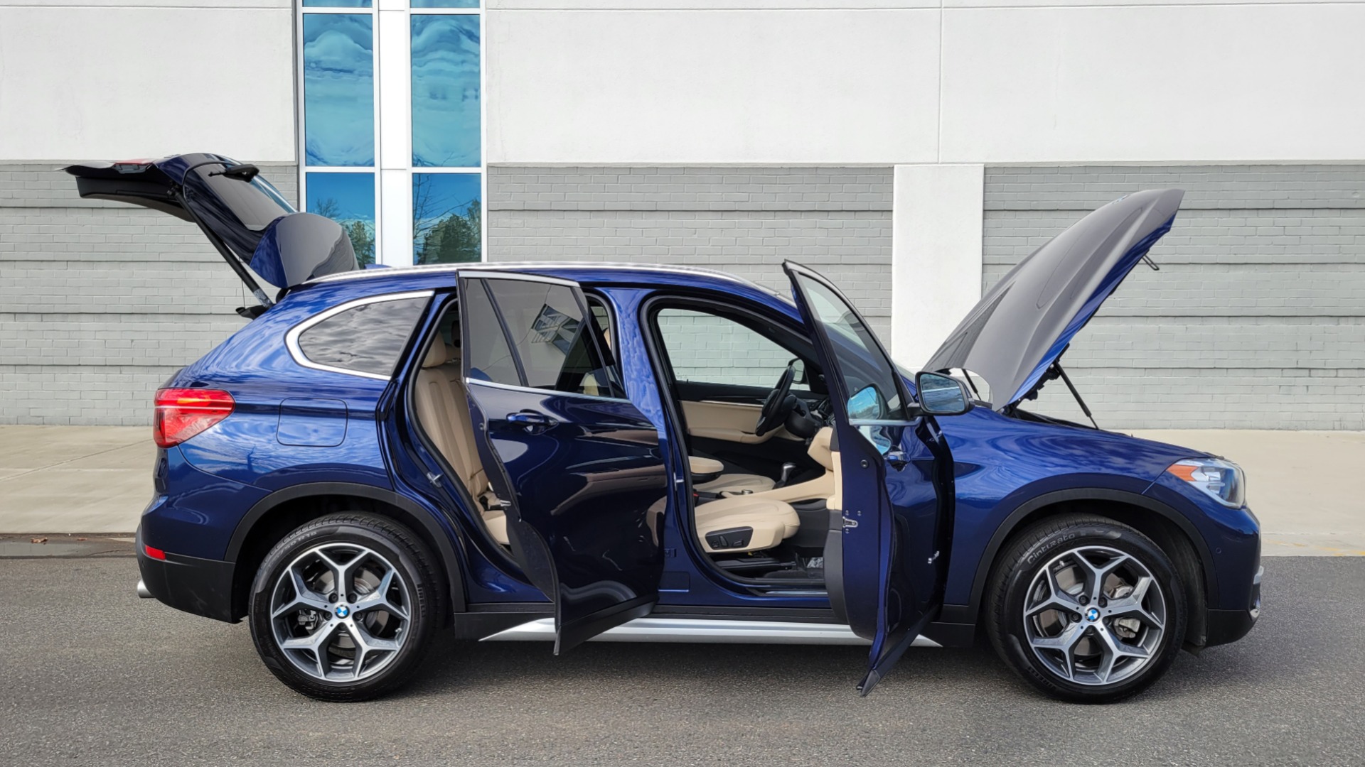 Used 2018 BMW X1 SDRIVE28I 2.0L / CONV PKG / NAV / HTD STS & STRNG WHL / PARK DIST CNTRL for sale Sold at Formula Imports in Charlotte NC 28227 10