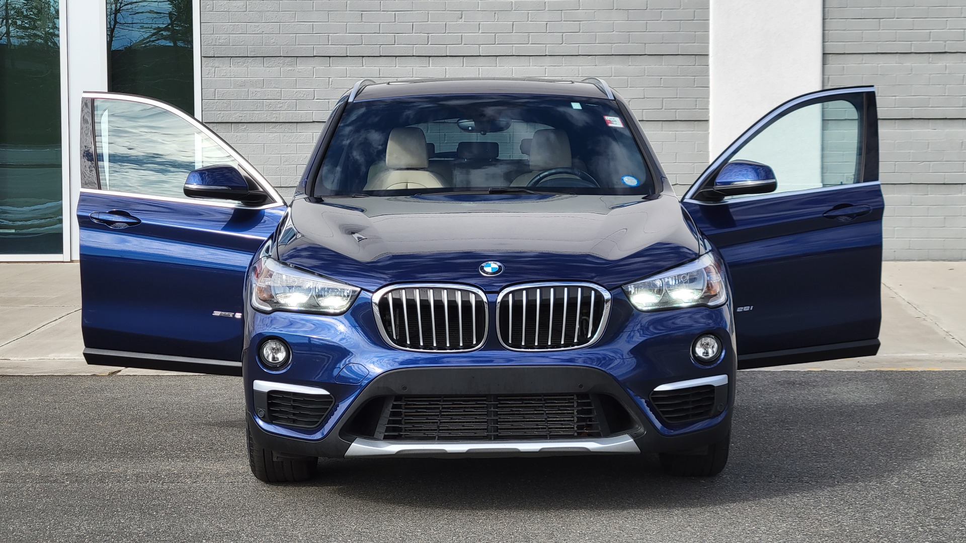 Used 2018 BMW X1 SDRIVE28I 2.0L / CONV PKG / NAV / HTD STS & STRNG WHL / PARK DIST CNTRL for sale Sold at Formula Imports in Charlotte NC 28227 21