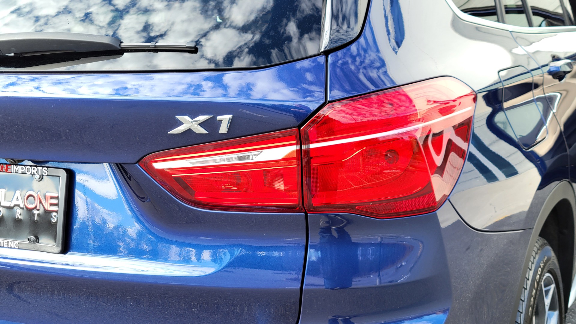 Used 2018 BMW X1 SDRIVE28I 2.0L / CONV PKG / NAV / HTD STS & STRNG WHL / PARK DIST CNTRL for sale Sold at Formula Imports in Charlotte NC 28227 30