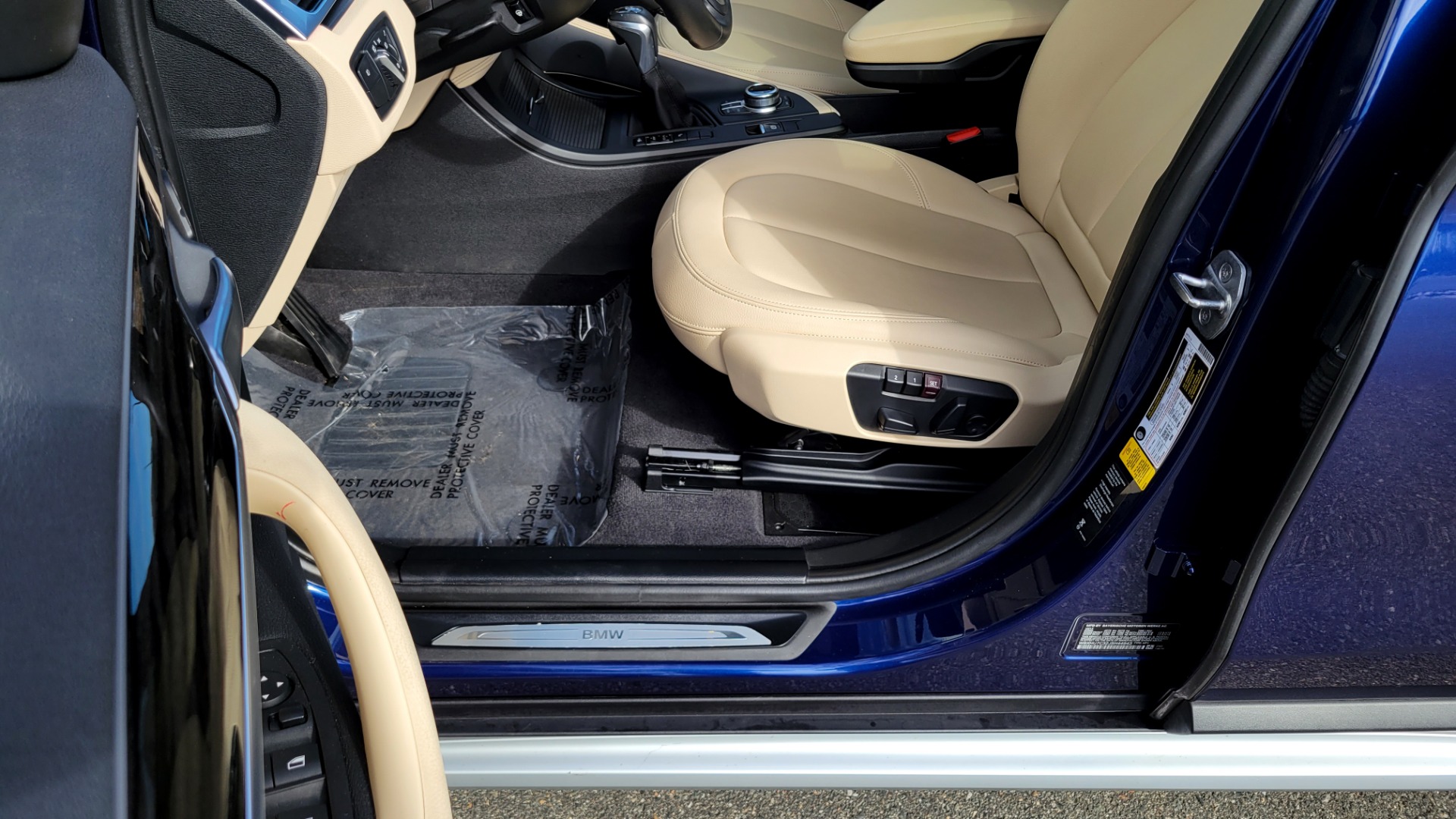 Used 2018 BMW X1 SDRIVE28I 2.0L / CONV PKG / NAV / HTD STS & STRNG WHL / PARK DIST CNTRL for sale Sold at Formula Imports in Charlotte NC 28227 34