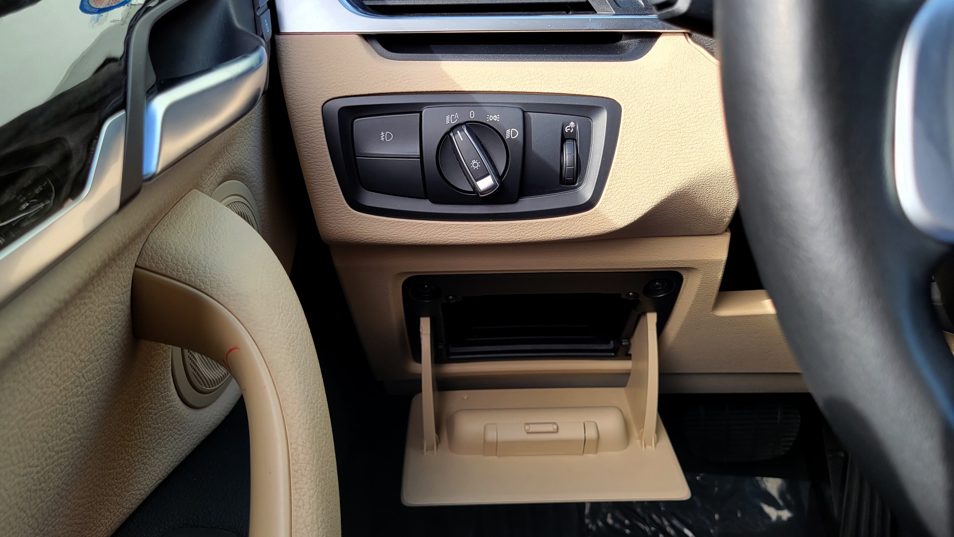 Used 2018 BMW X1 SDRIVE28I 2.0L / CONV PKG / NAV / HTD STS & STRNG WHL / PARK DIST CNTRL for sale Sold at Formula Imports in Charlotte NC 28227 39