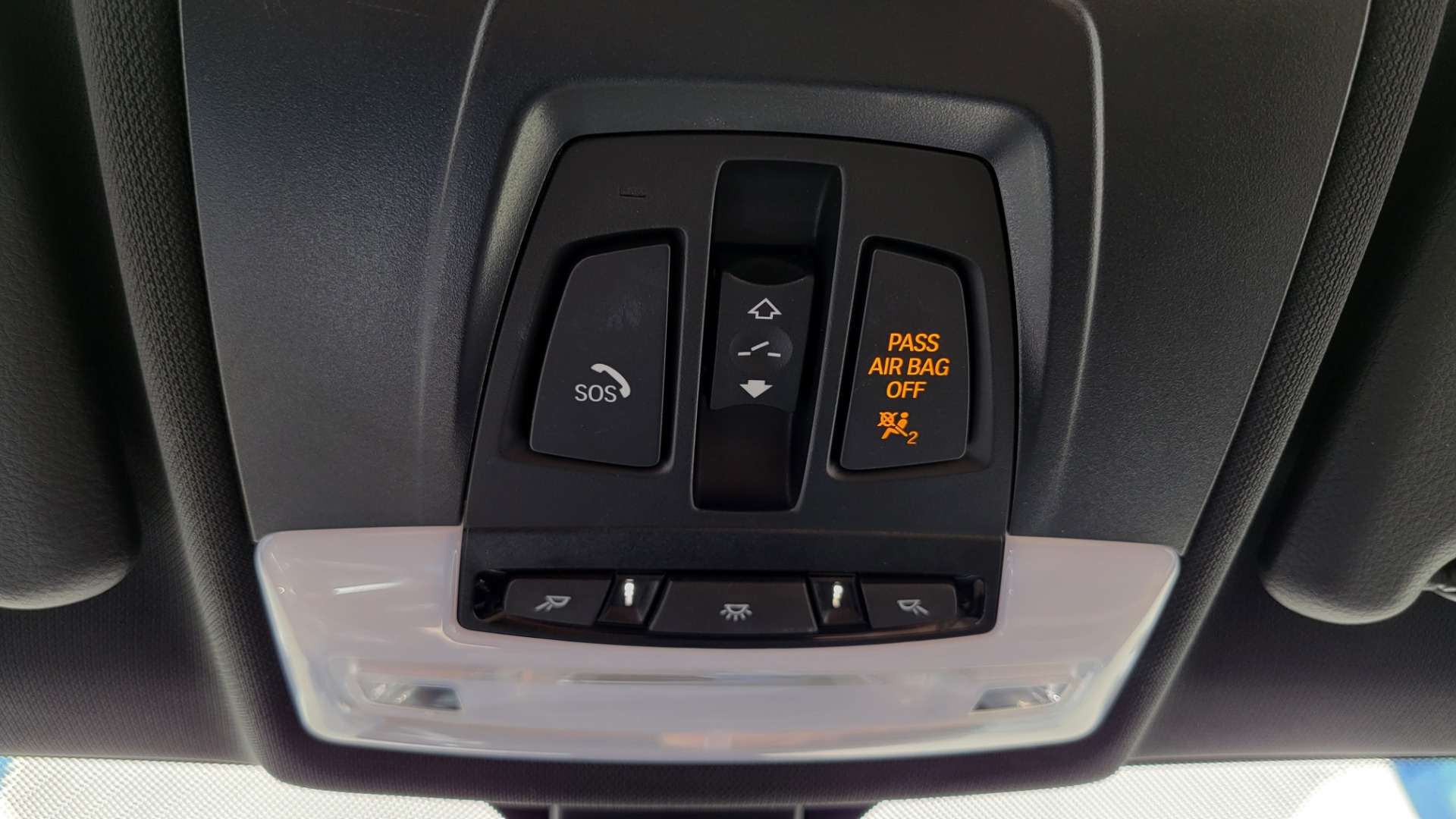 Used 2018 BMW X1 SDRIVE28I 2.0L / CONV PKG / NAV / HTD STS & STRNG WHL / PARK DIST CNTRL for sale Sold at Formula Imports in Charlotte NC 28227 54