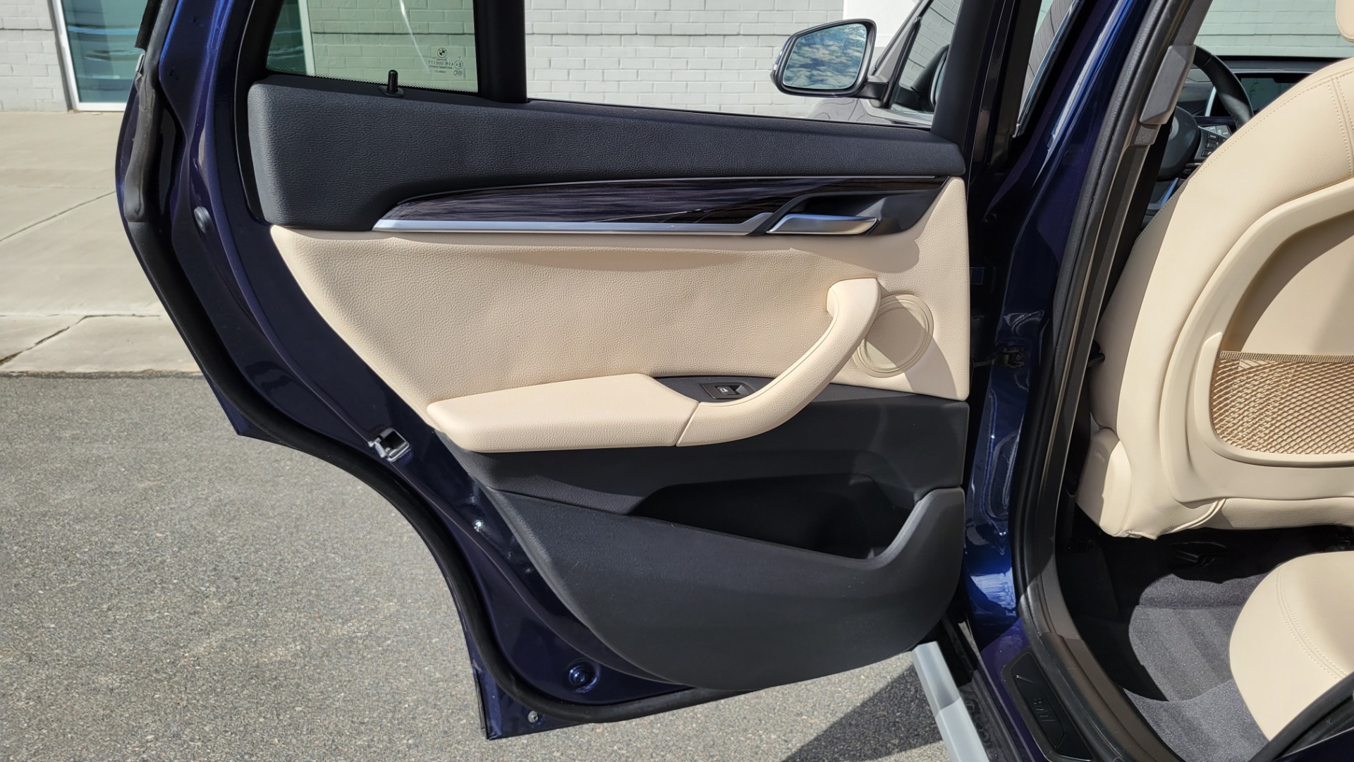 Used 2018 BMW X1 SDRIVE28I 2.0L / CONV PKG / NAV / HTD STS & STRNG WHL / PARK DIST CNTRL for sale Sold at Formula Imports in Charlotte NC 28227 57
