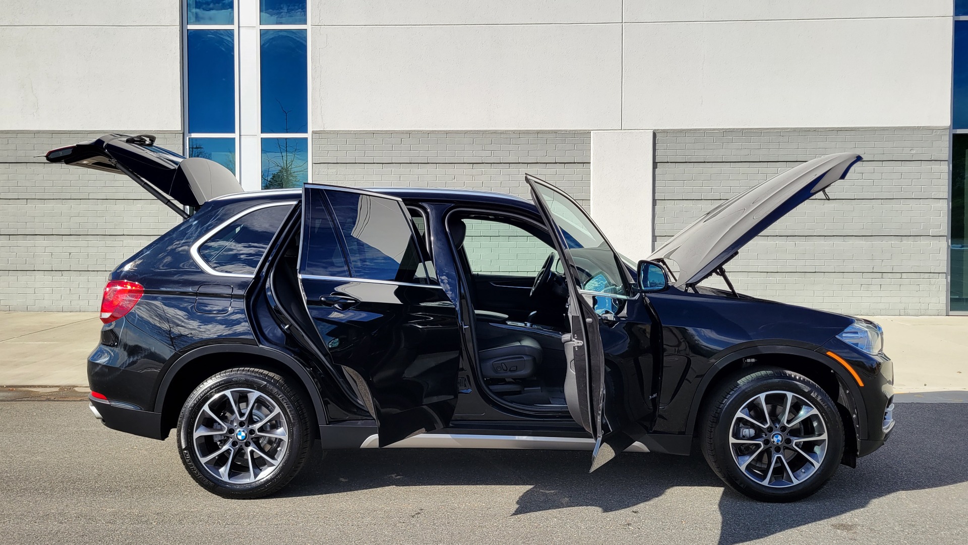 Used 2018 BMW X5 XDRIVE35I PREMIUM / NAV / HTD STRNG WHL / SUNROOF / REARVIEW for sale Sold at Formula Imports in Charlotte NC 28227 12