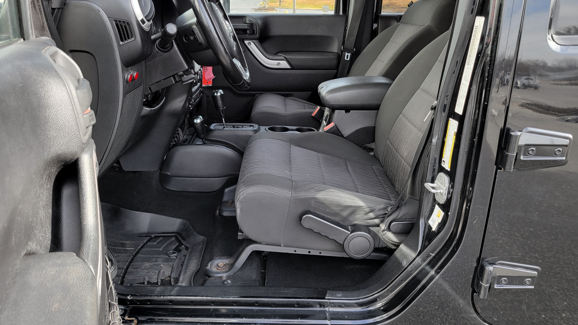 Used 2011 Jeep WRANGLER UNLIMITED SAHARA 4X4 / 3.8L V6 / 4-SPD AUTO / CUSTOM SOUND SYS for sale Sold at Formula Imports in Charlotte NC 28227 38