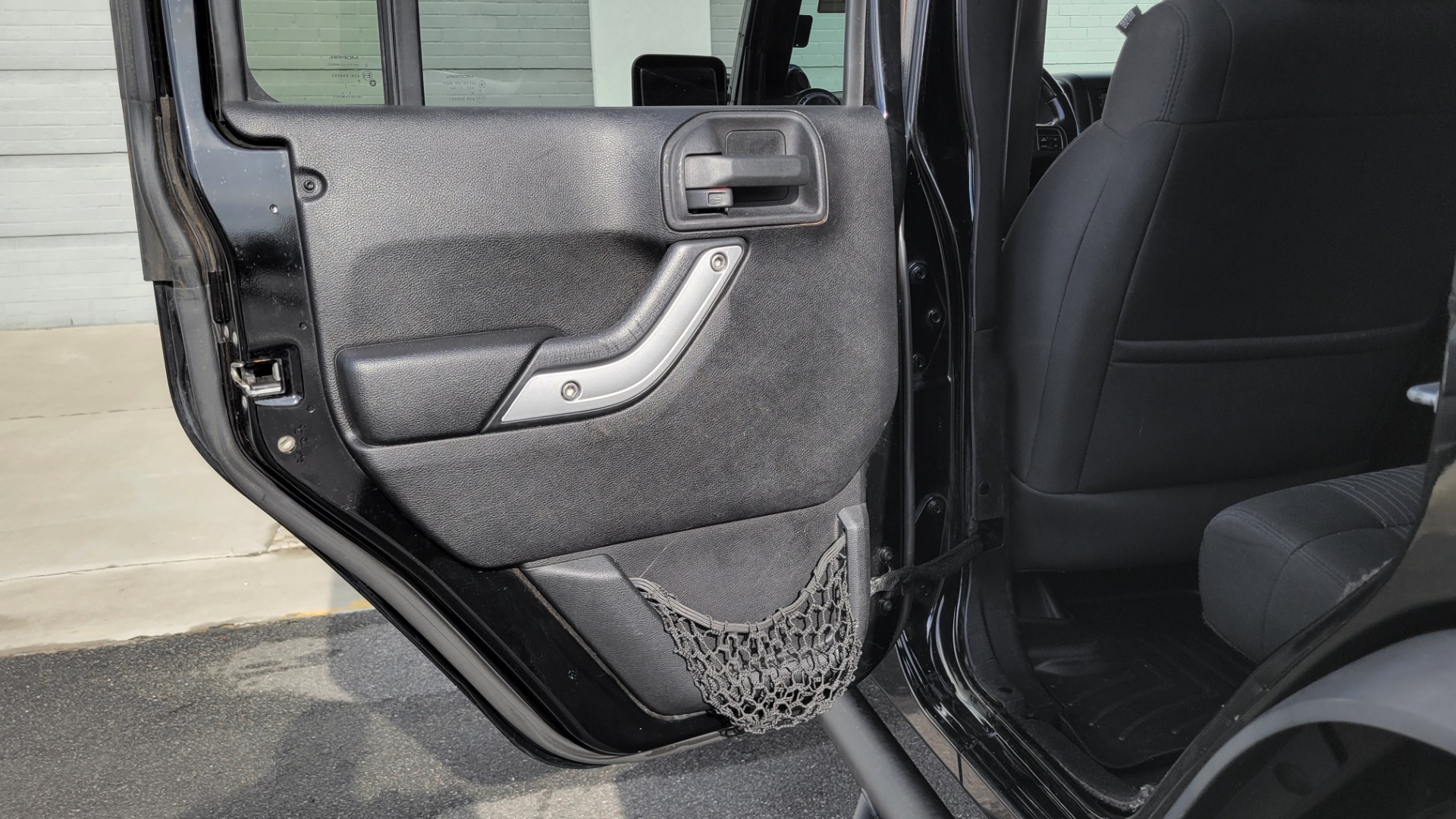 Used 2011 Jeep WRANGLER UNLIMITED SAHARA 4X4 / 3.8L V6 / 4-SPD AUTO / CUSTOM SOUND SYS for sale Sold at Formula Imports in Charlotte NC 28227 51