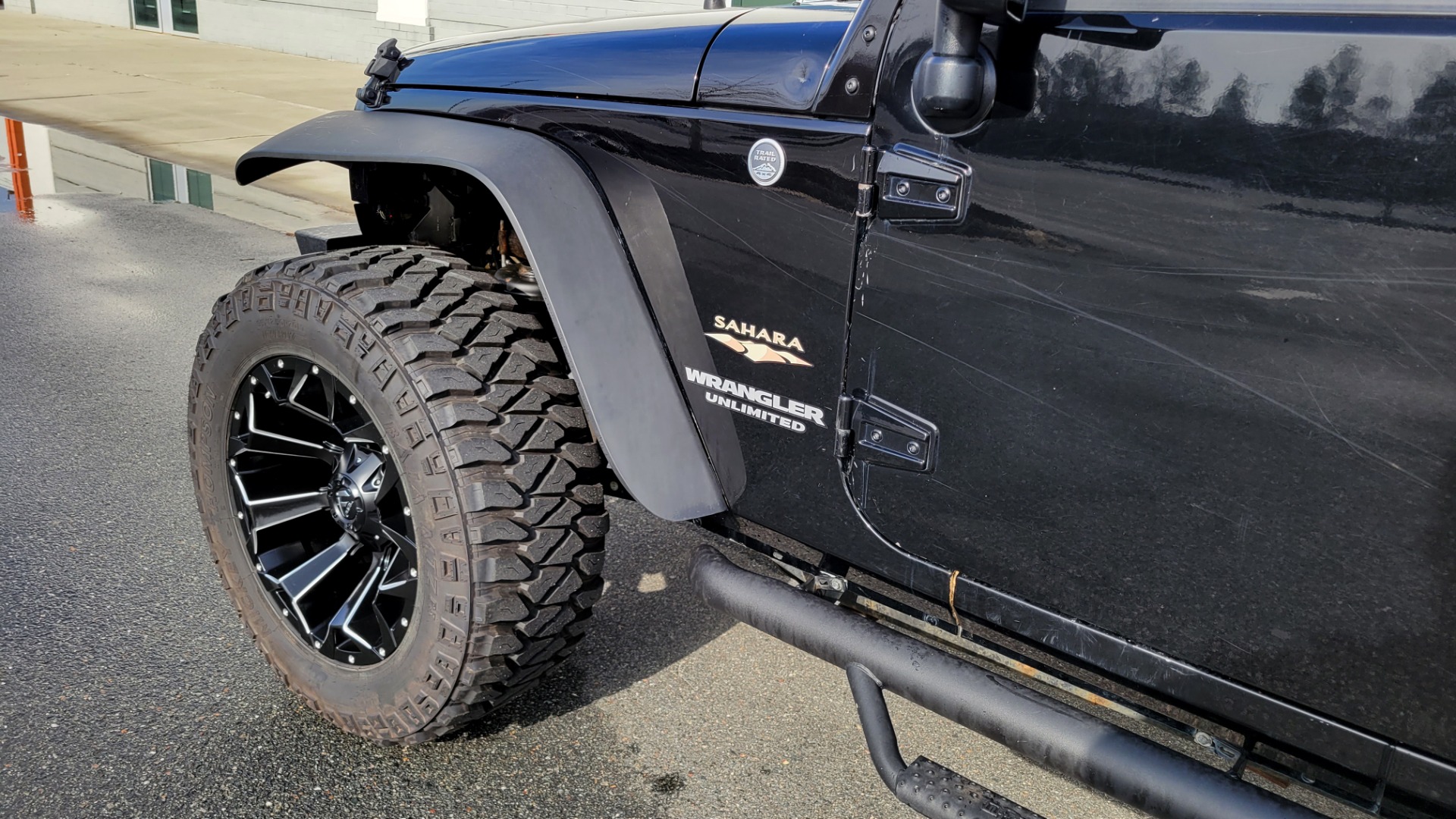 Used 2011 Jeep WRANGLER UNLIMITED SAHARA 4X4 / 3.8L V6 / 4-SPD AUTO / CUSTOM SOUND SYS for sale Sold at Formula Imports in Charlotte NC 28227 6