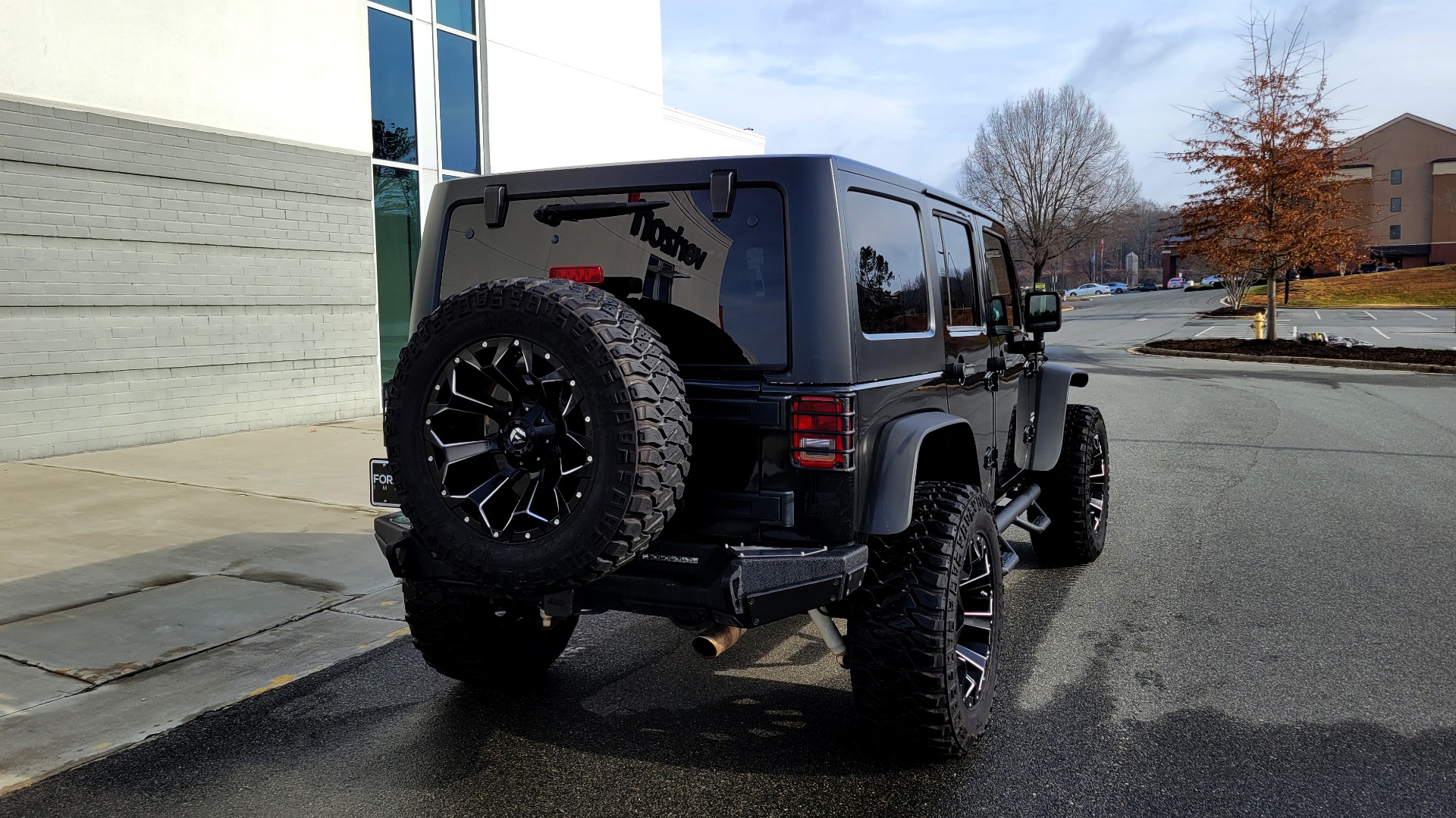 Used 2011 Jeep WRANGLER UNLIMITED SAHARA 4X4 / 3.8L V6 / 4-SPD AUTO / CUSTOM SOUND SYS for sale Sold at Formula Imports in Charlotte NC 28227 9