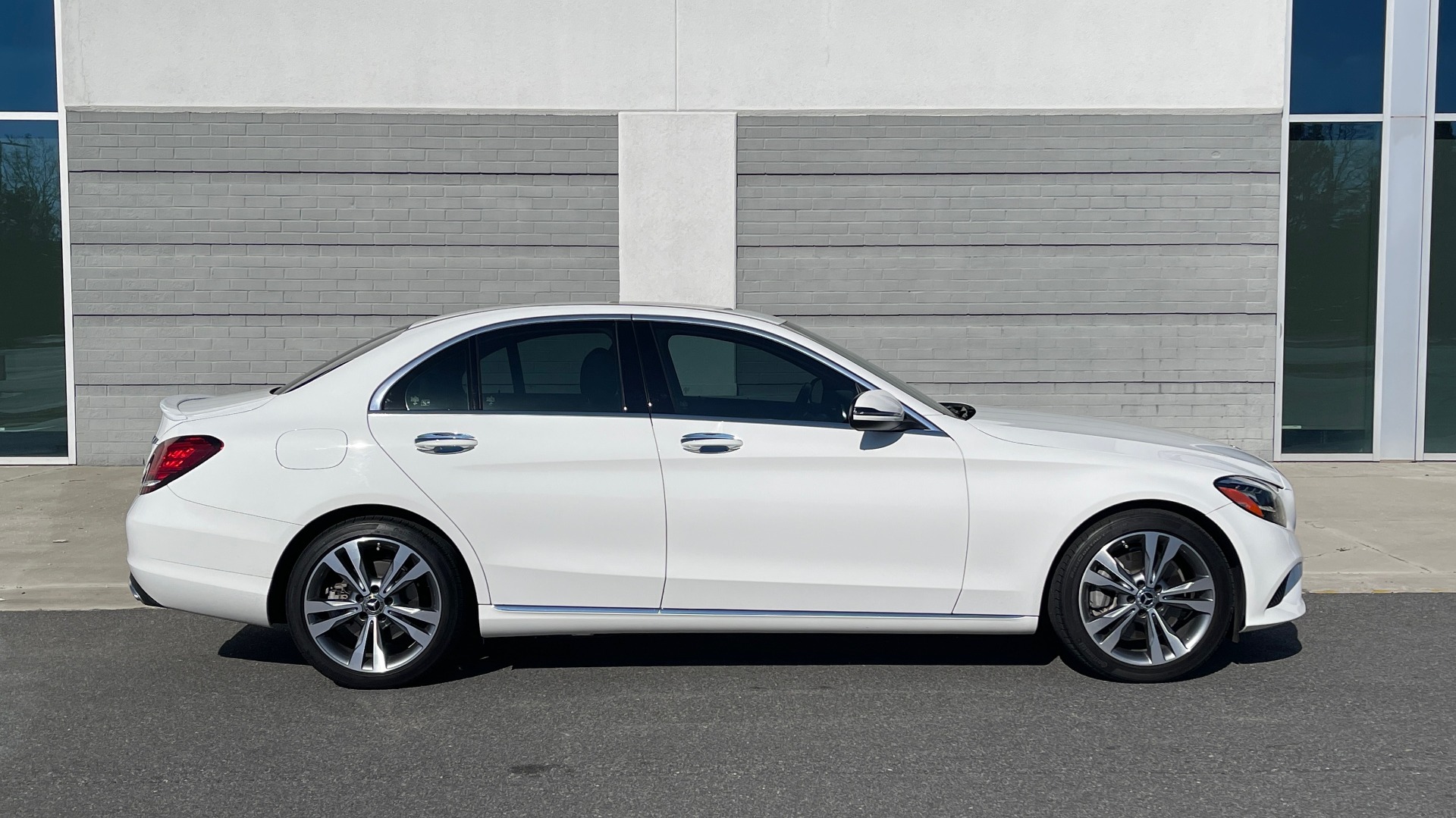 Used 2020 Mercedes-Benz C-CLASS C 300 2.0L SEDAN / RWD / 9-SPD AUTO / HTD STS / REARVIEW for sale Sold at Formula Imports in Charlotte NC 28227 23