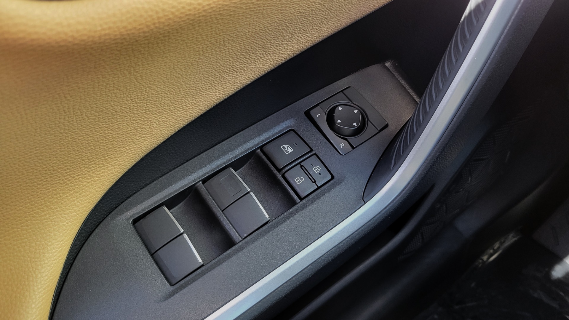 Used 2019 Toyota RAV4 Limited for sale $29,495 at Formula Imports in Charlotte NC 28227 38