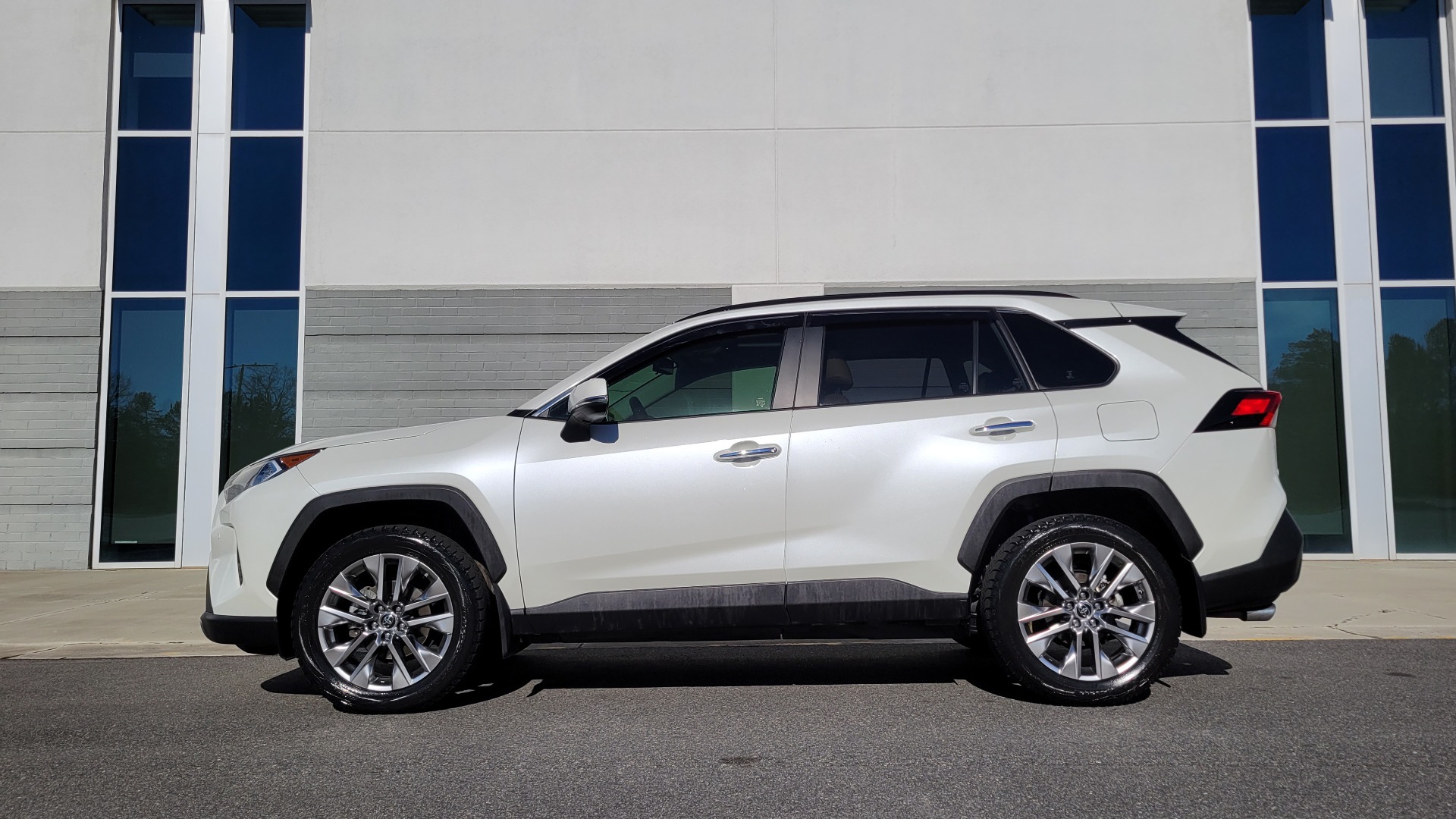 Used 2019 Toyota RAV4 Limited for sale $29,495 at Formula Imports in Charlotte NC 28227 4