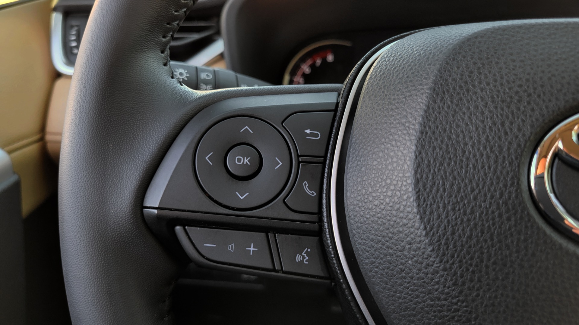Used 2019 Toyota RAV4 Limited for sale $29,495 at Formula Imports in Charlotte NC 28227 42