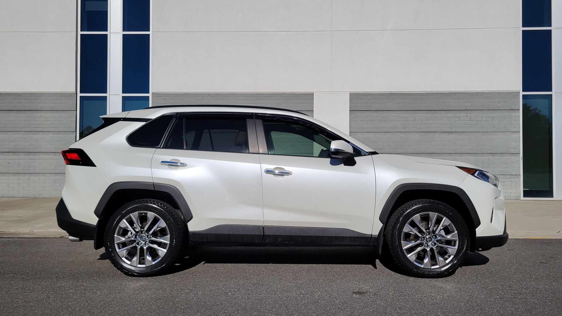 Used 2019 Toyota RAV4 Limited for sale $29,495 at Formula Imports in Charlotte NC 28227 7