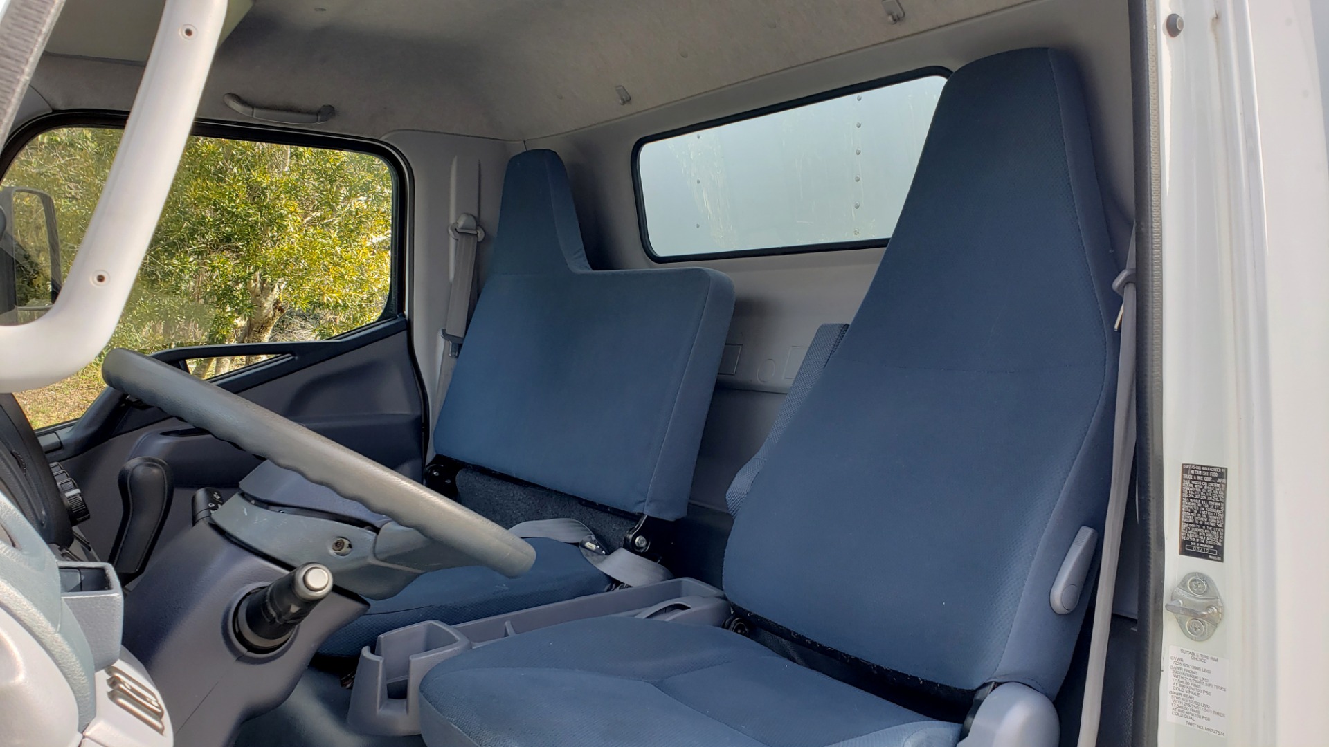 Used 2013 Mitsubishi FUSO FEC72S CARGO VAN / DUAL REAR WHEELS / CLEAN / LOW MILES for sale Sold at Formula Imports in Charlotte NC 28227 16