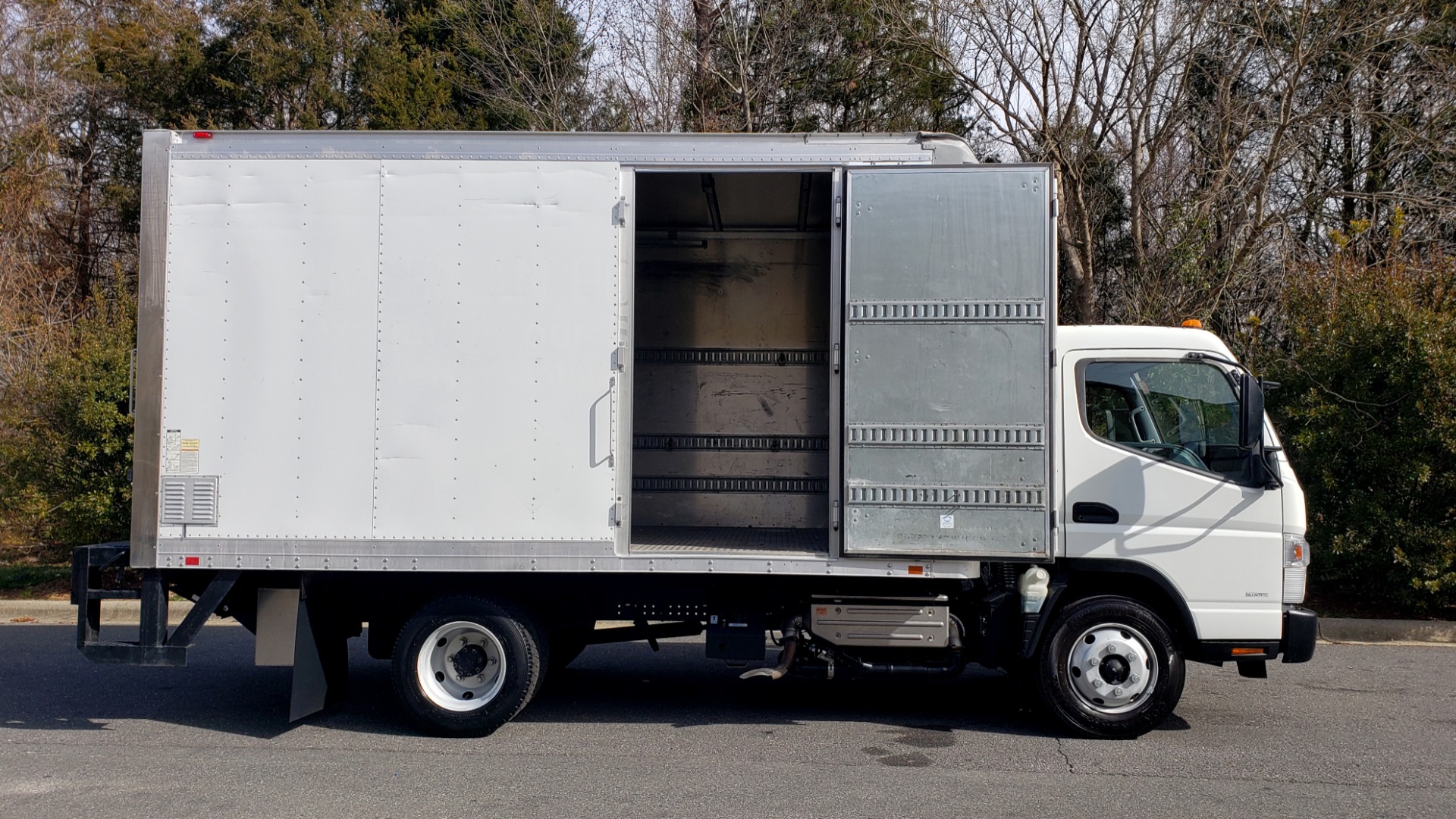 Used 2013 Mitsubishi FUSO FEC72S CARGO VAN / DUAL REAR WHEELS / CLEAN / LOW MILES for sale Sold at Formula Imports in Charlotte NC 28227 19