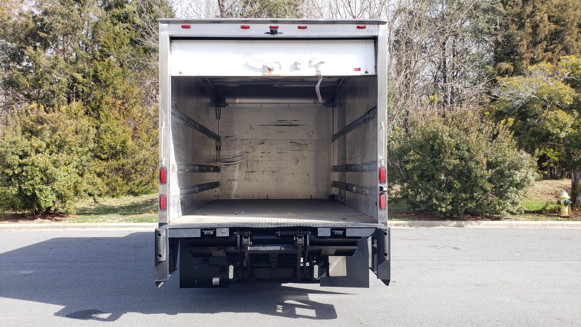 Used 2013 Mitsubishi FUSO FEC72S CARGO VAN / DUAL REAR WHEELS / CLEAN / LOW MILES for sale Sold at Formula Imports in Charlotte NC 28227 47